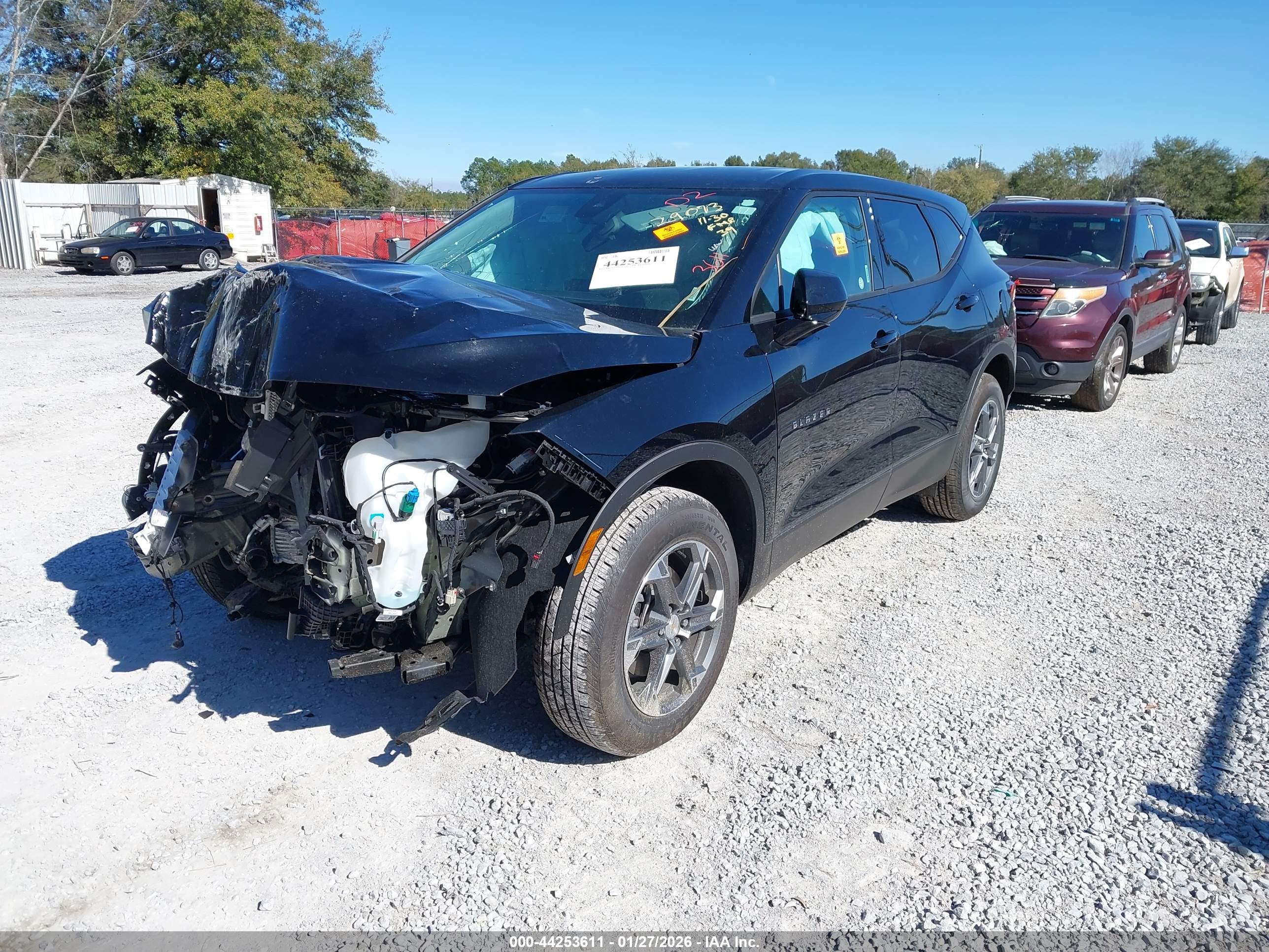 CHEVROLET BLAZER image 2