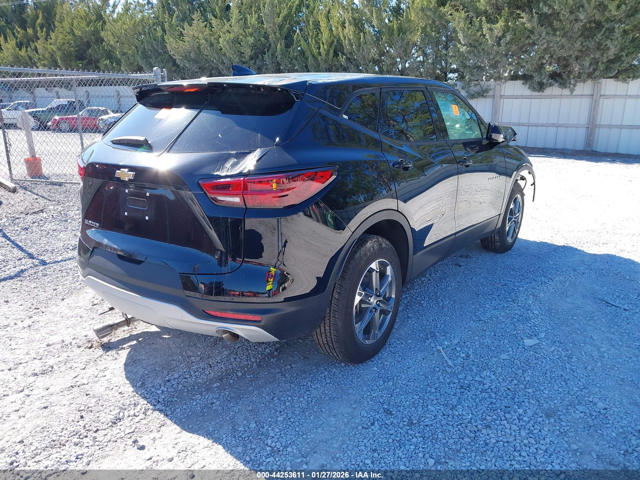 CHEVROLET BLAZER image 4