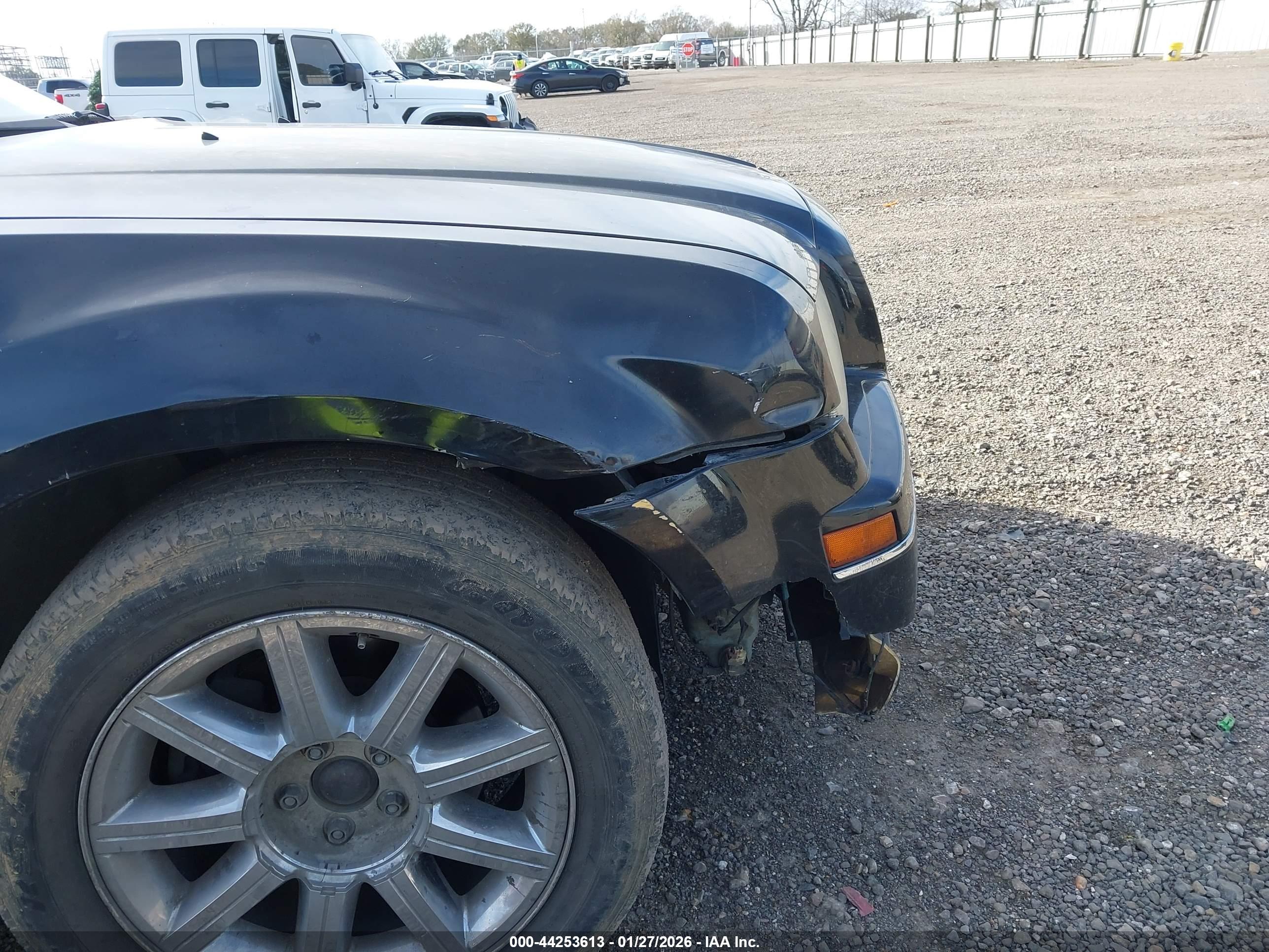 CHRYSLER 300 image 6