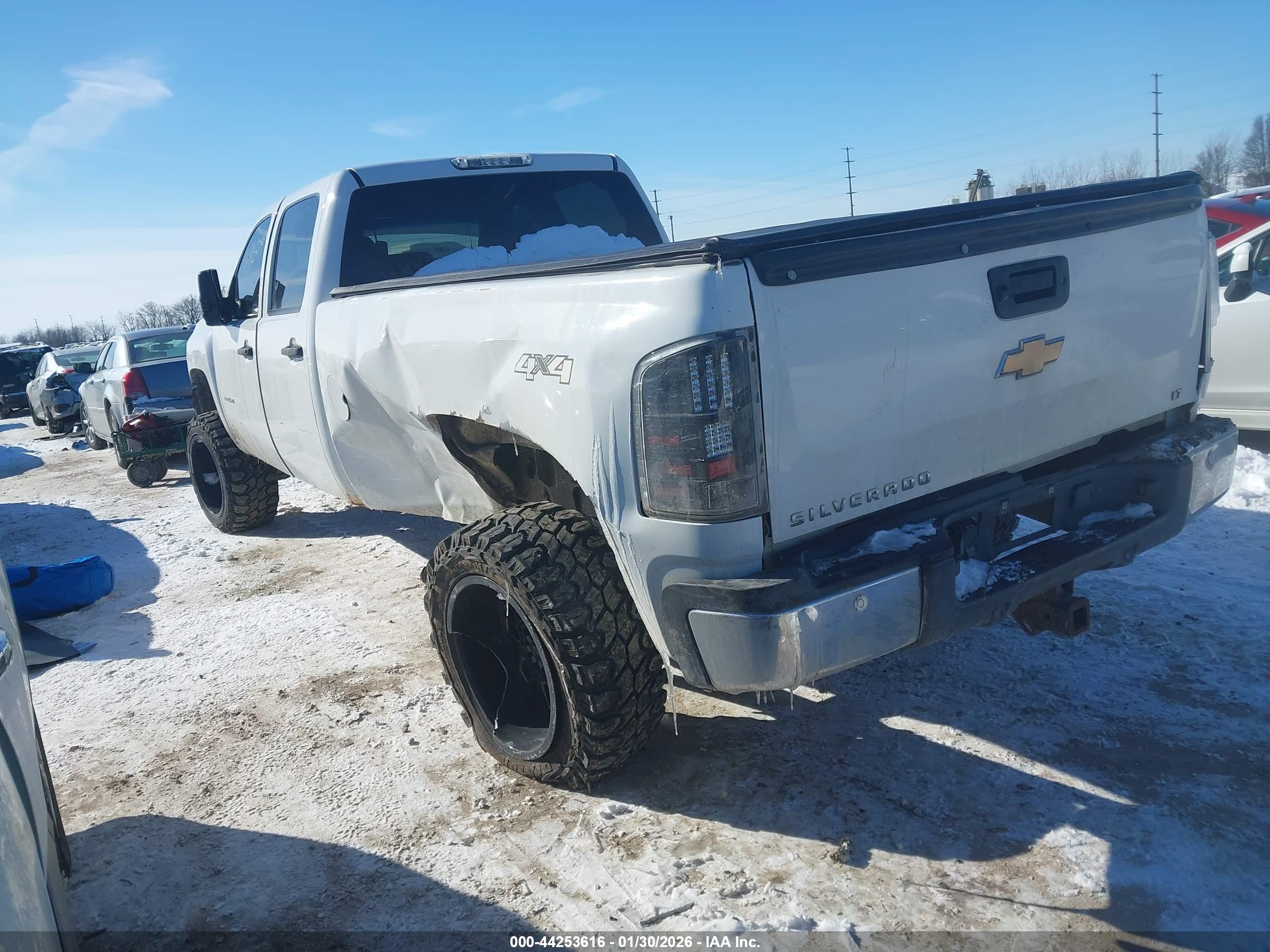 CHEVROLET SILVERADO image 3
