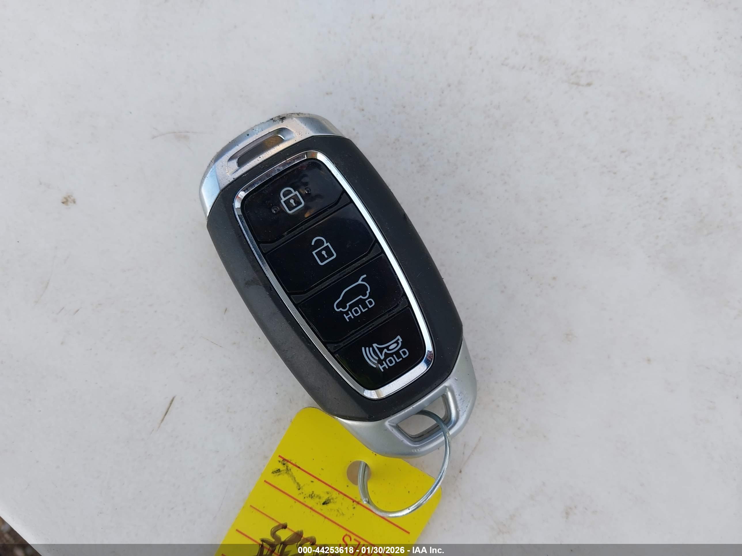 HYUNDAI SANTA image 11