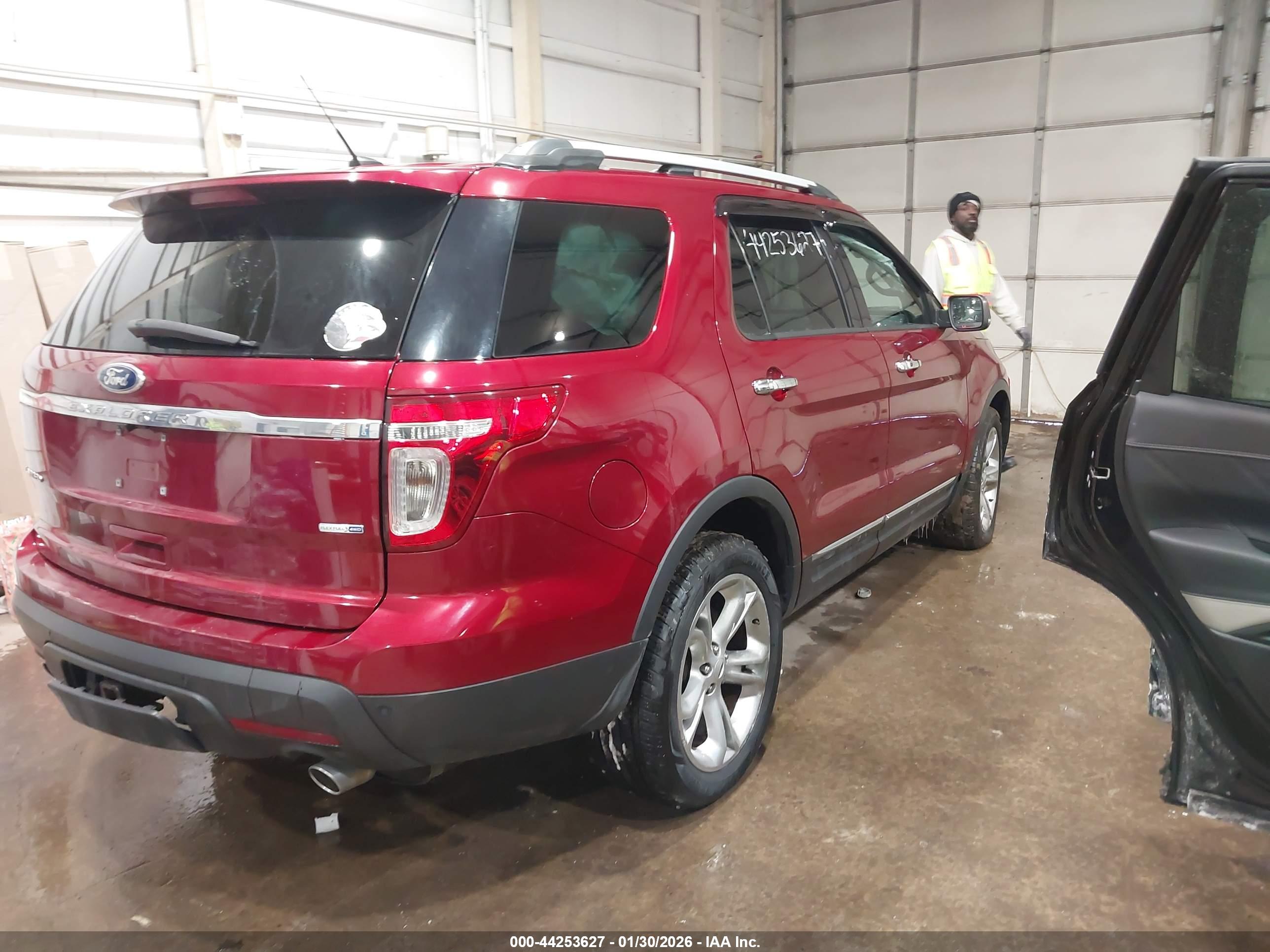 FORD EXPLORER image 4