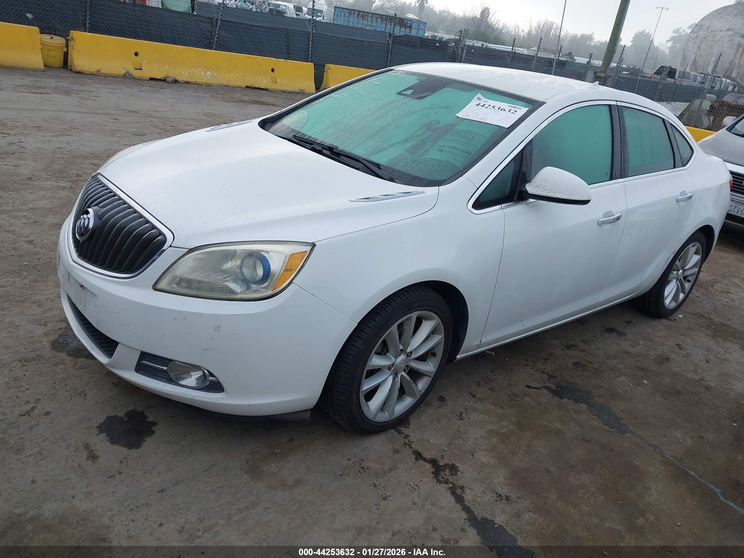 BUICK VERANO image 2