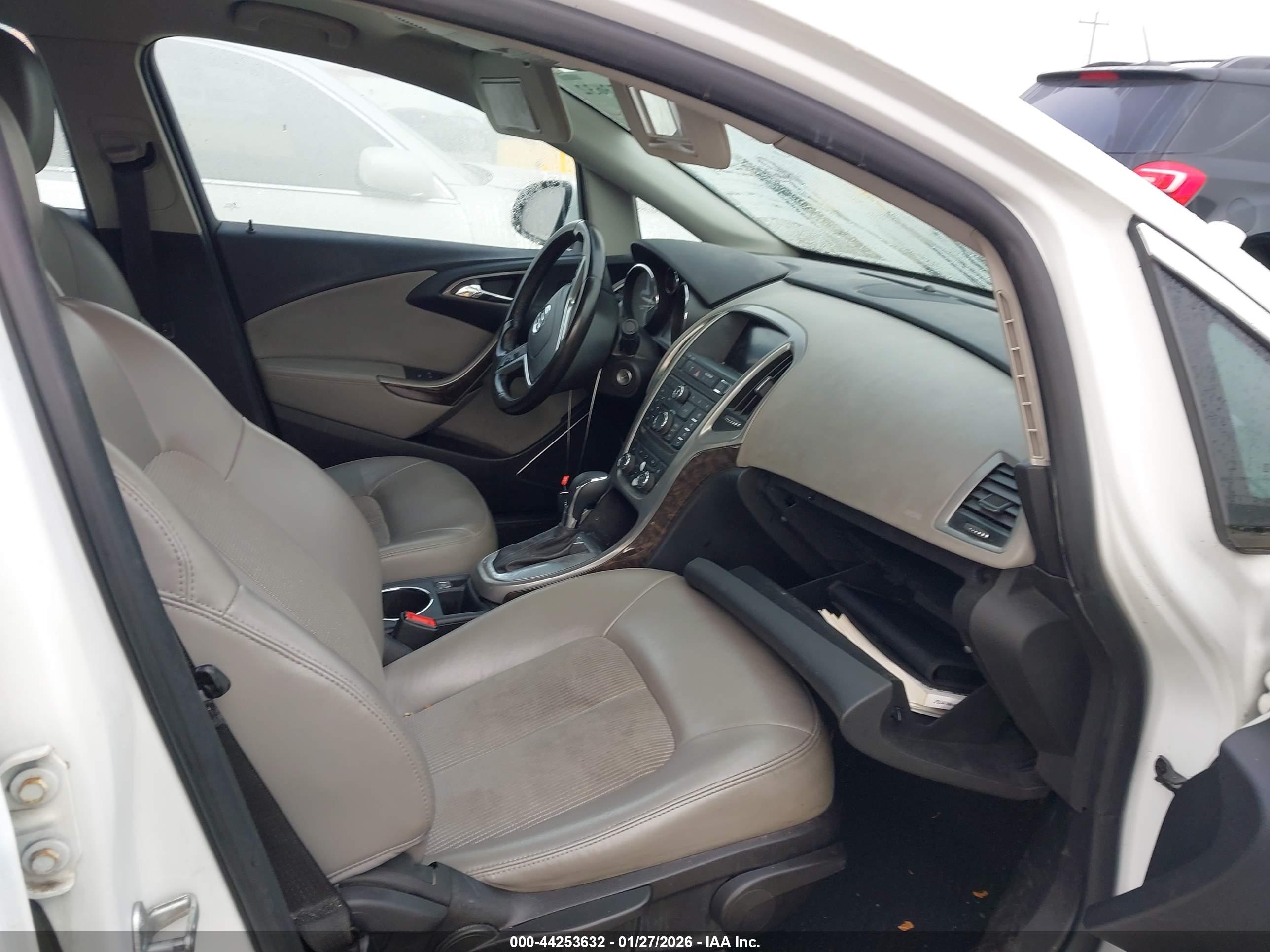 BUICK VERANO image 5