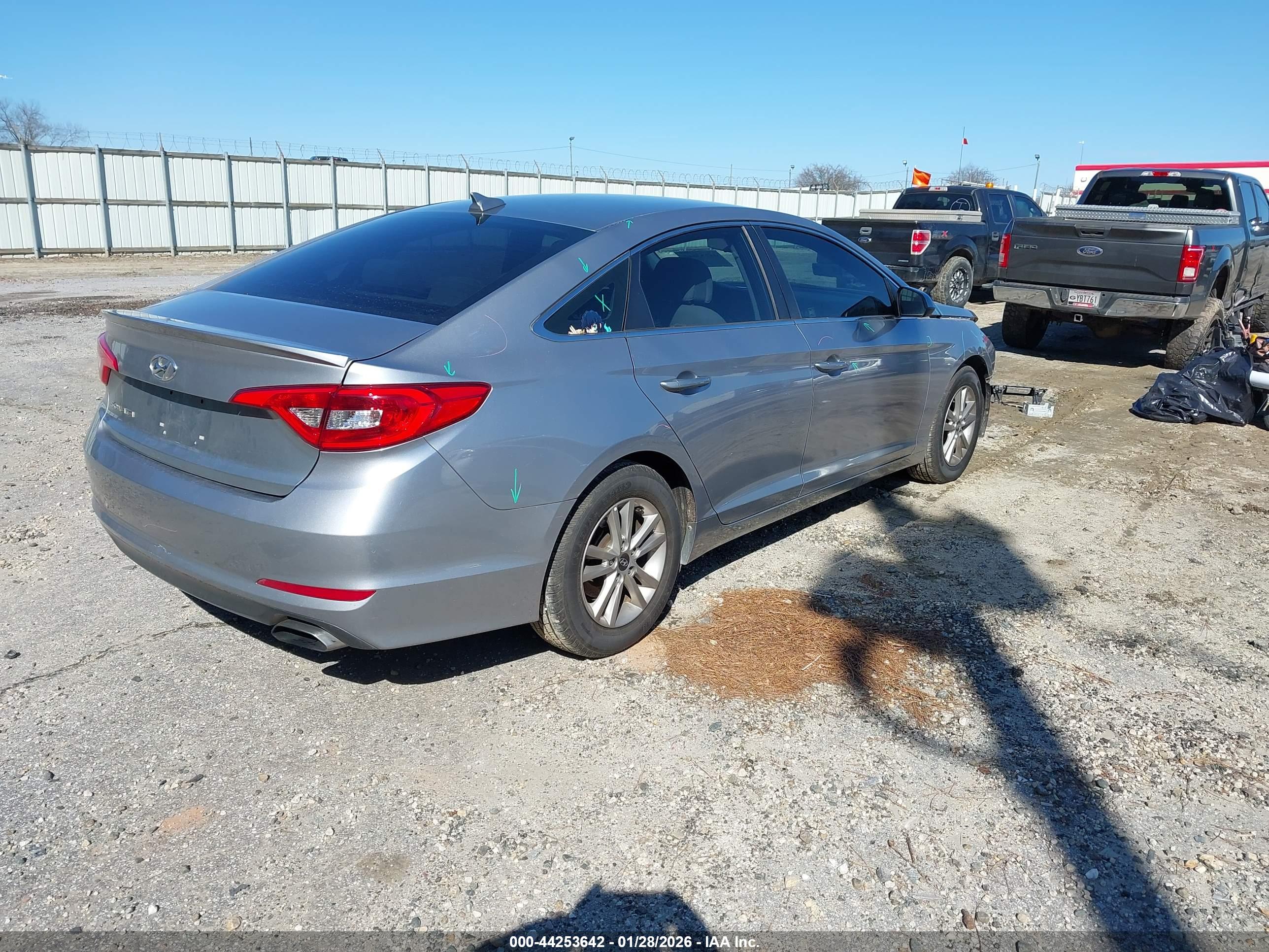 HYUNDAI SONATA image 4