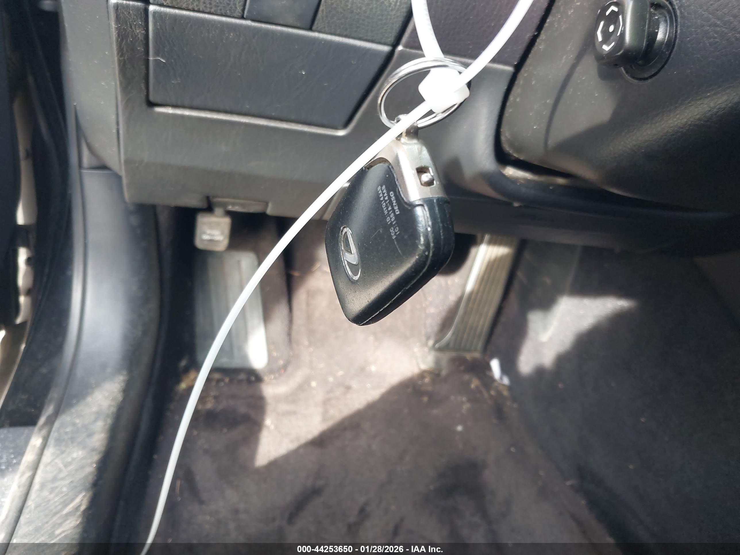 LEXUS GS image 11