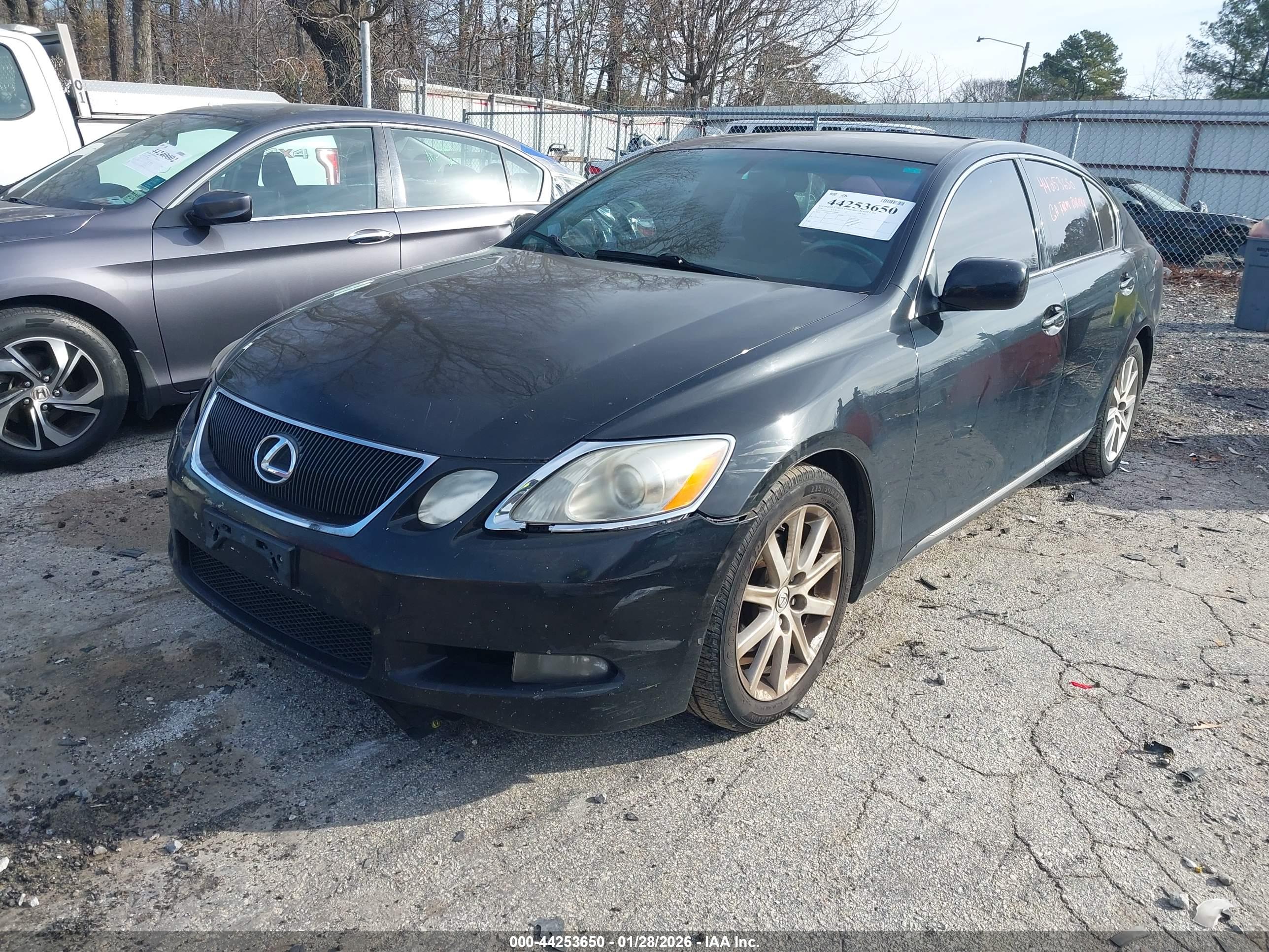 LEXUS GS image 2
