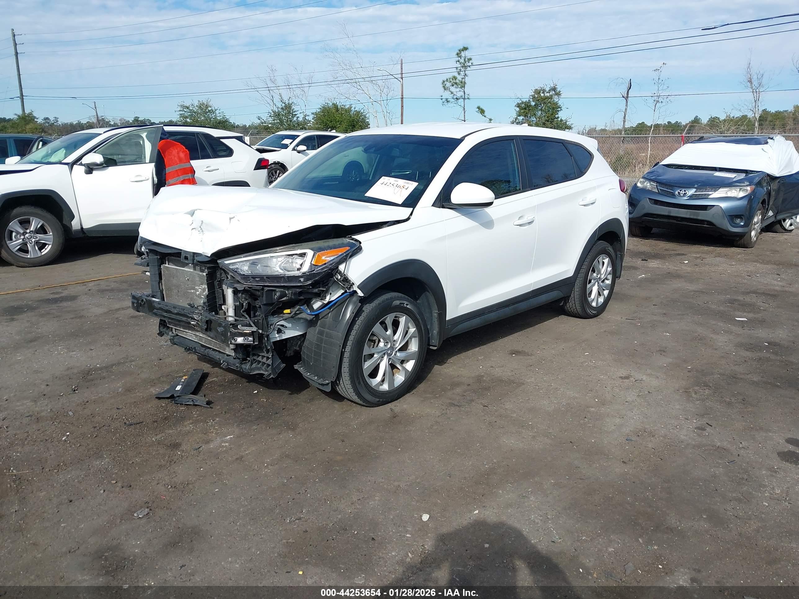 HYUNDAI TUCSON image 2