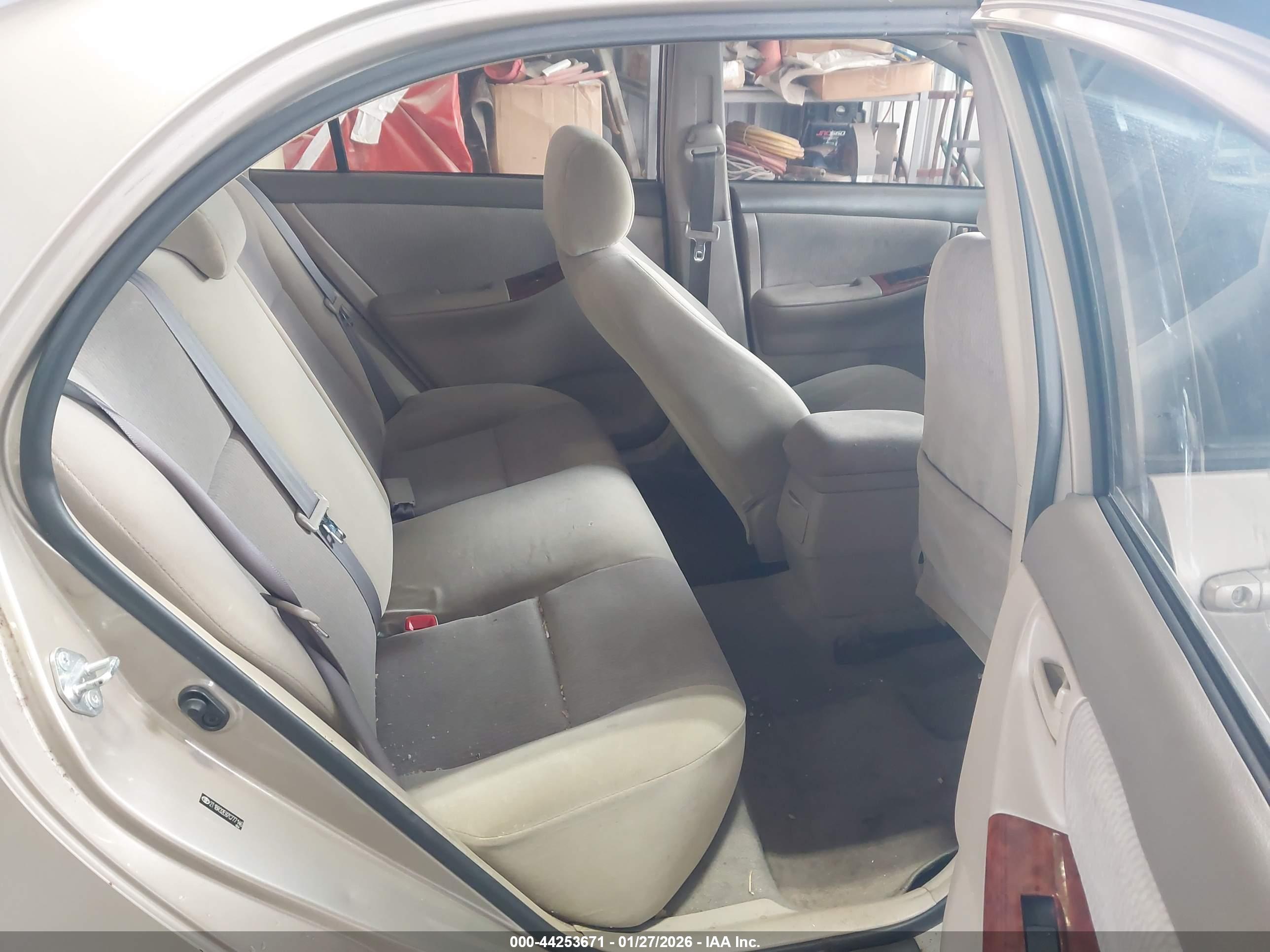 TOYOTA COROLLA image 8