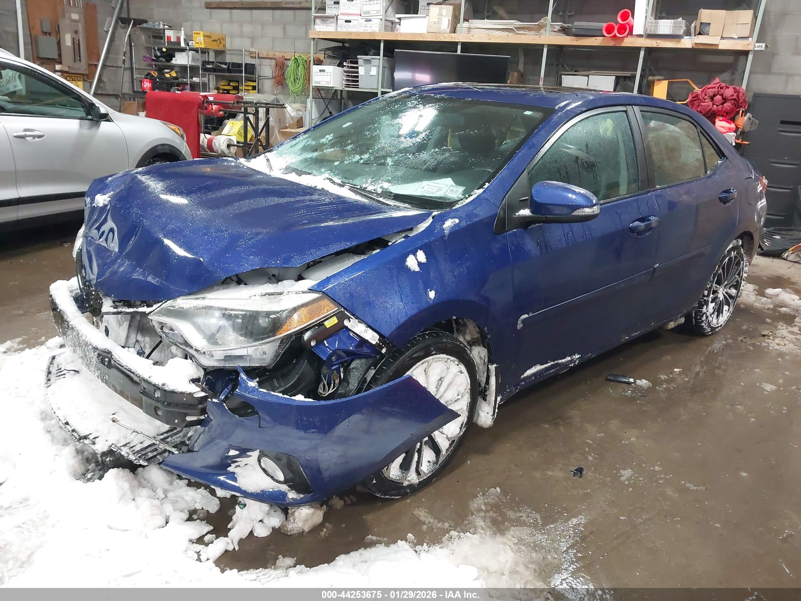 TOYOTA COROLLA image 2
