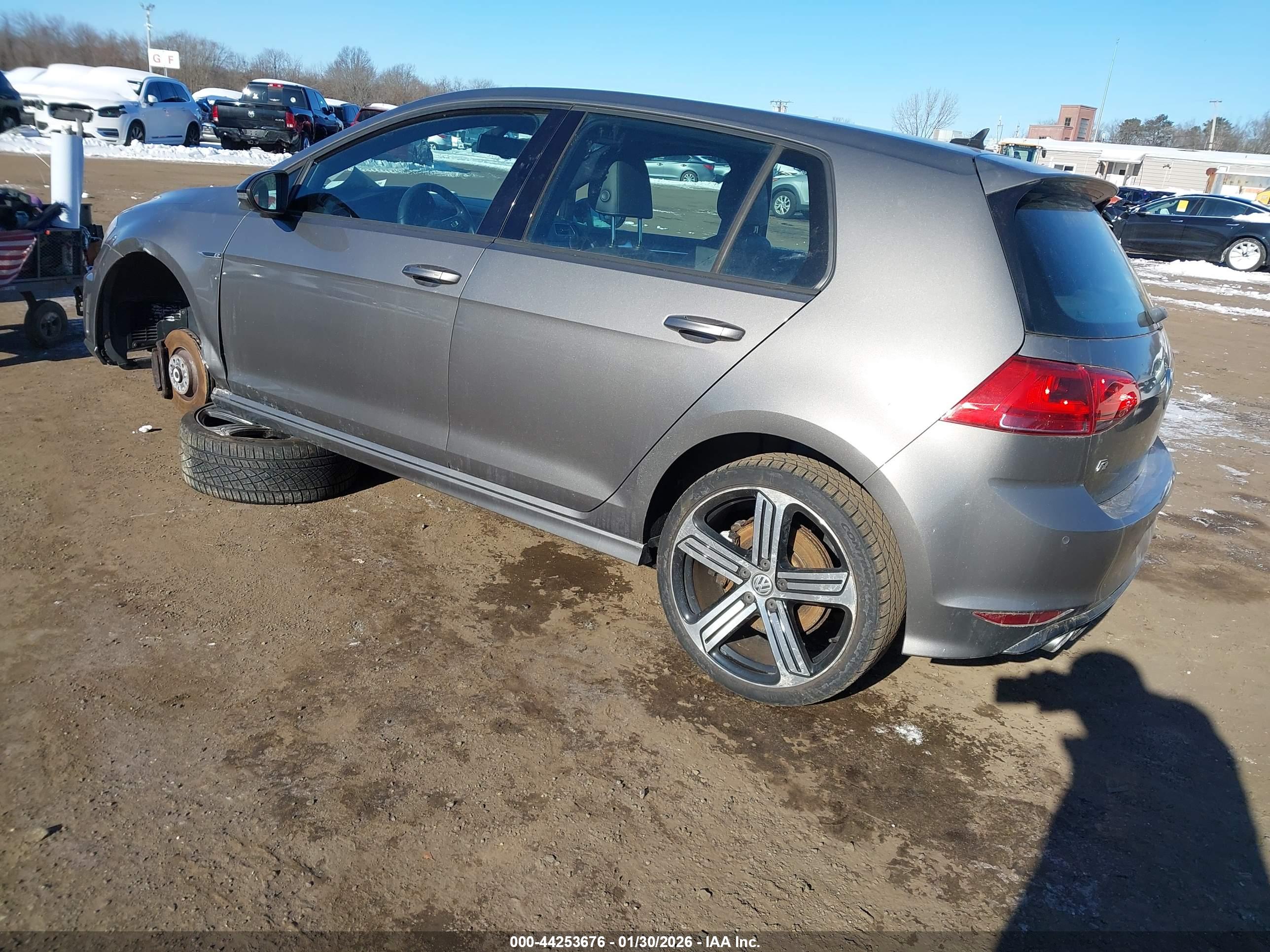 VOLKSWAGEN GOLF image 3
