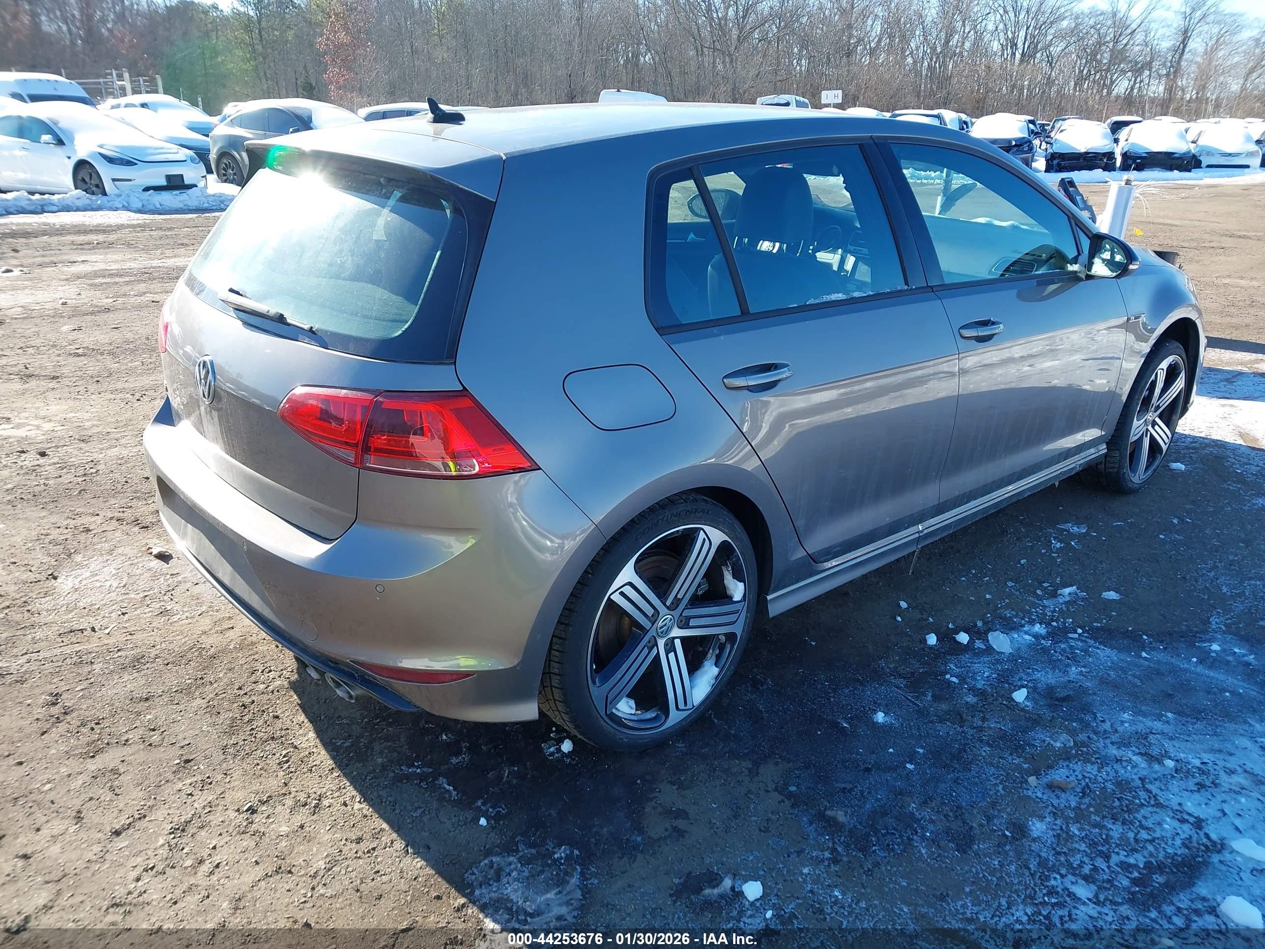 VOLKSWAGEN GOLF image 4