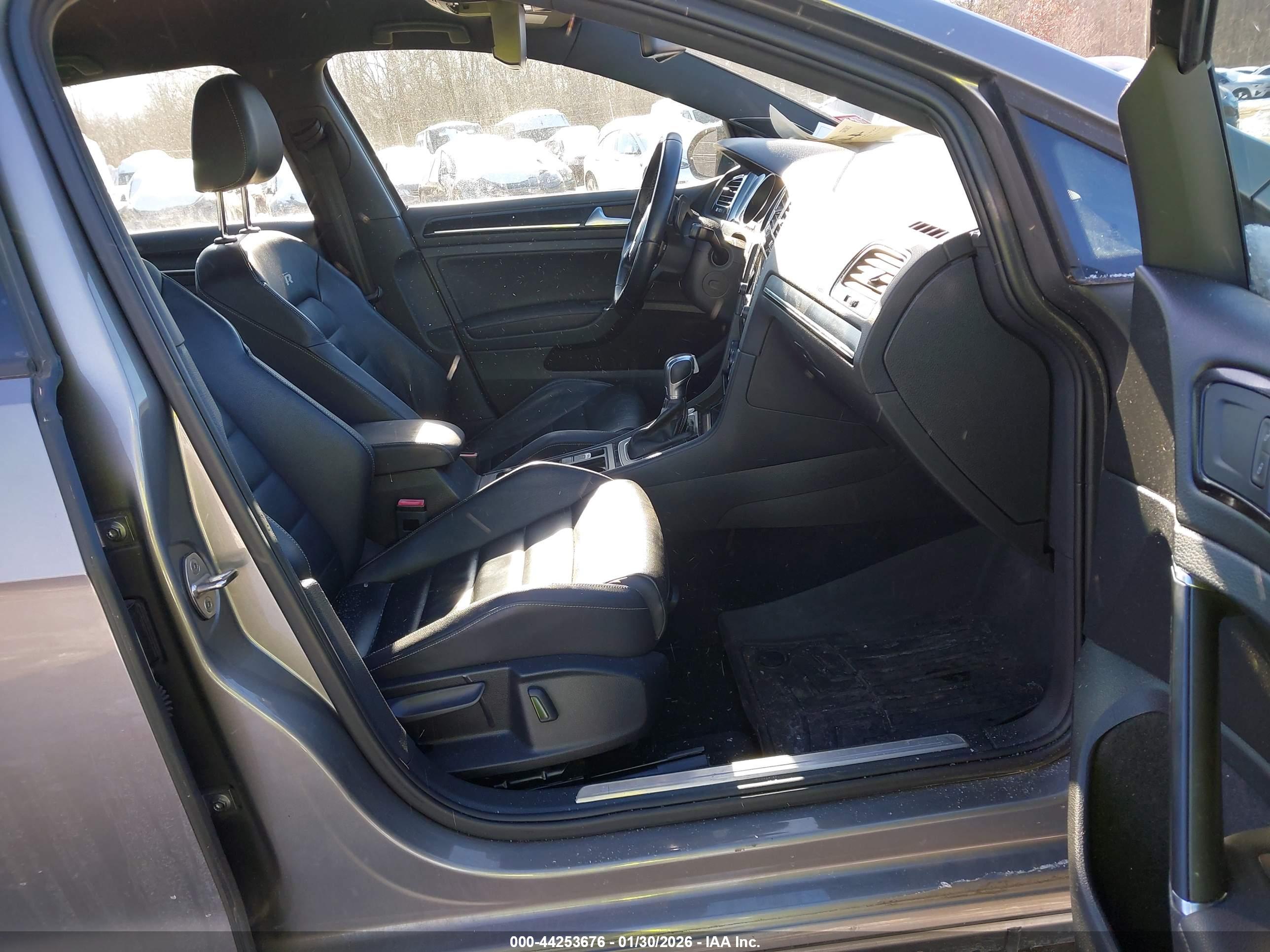 VOLKSWAGEN GOLF image 5