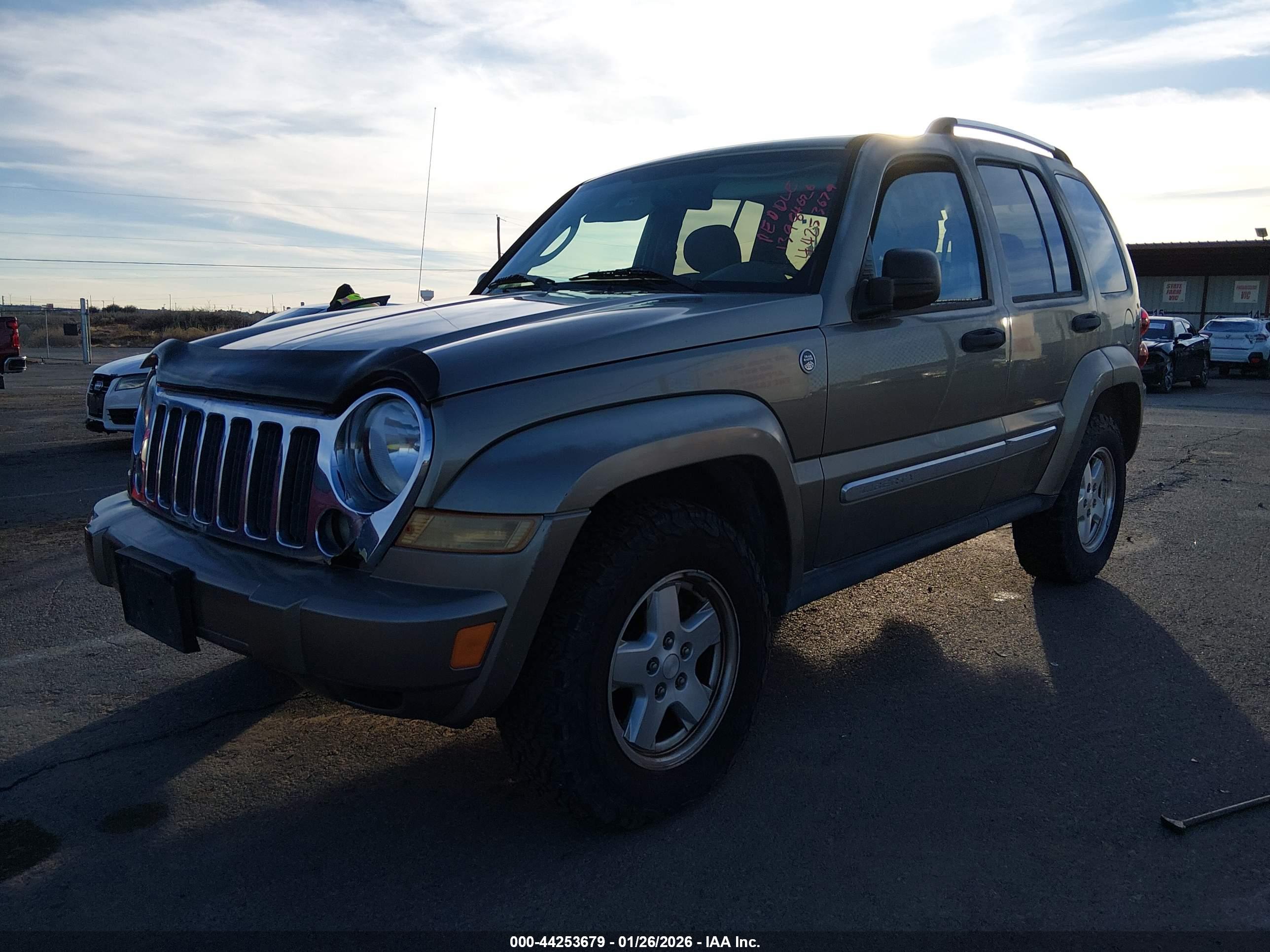 JEEP LIBERTY image 2