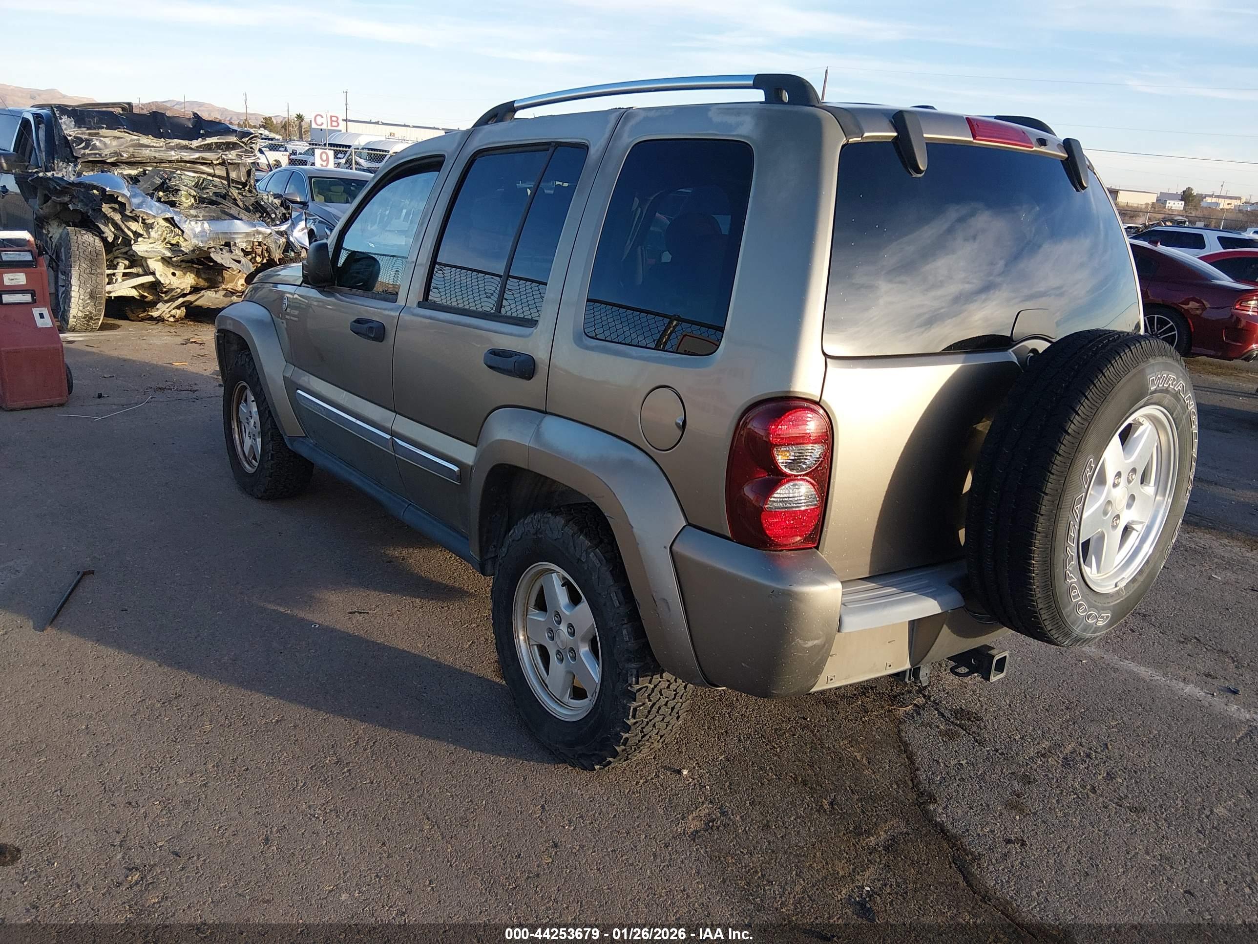 JEEP LIBERTY image 3