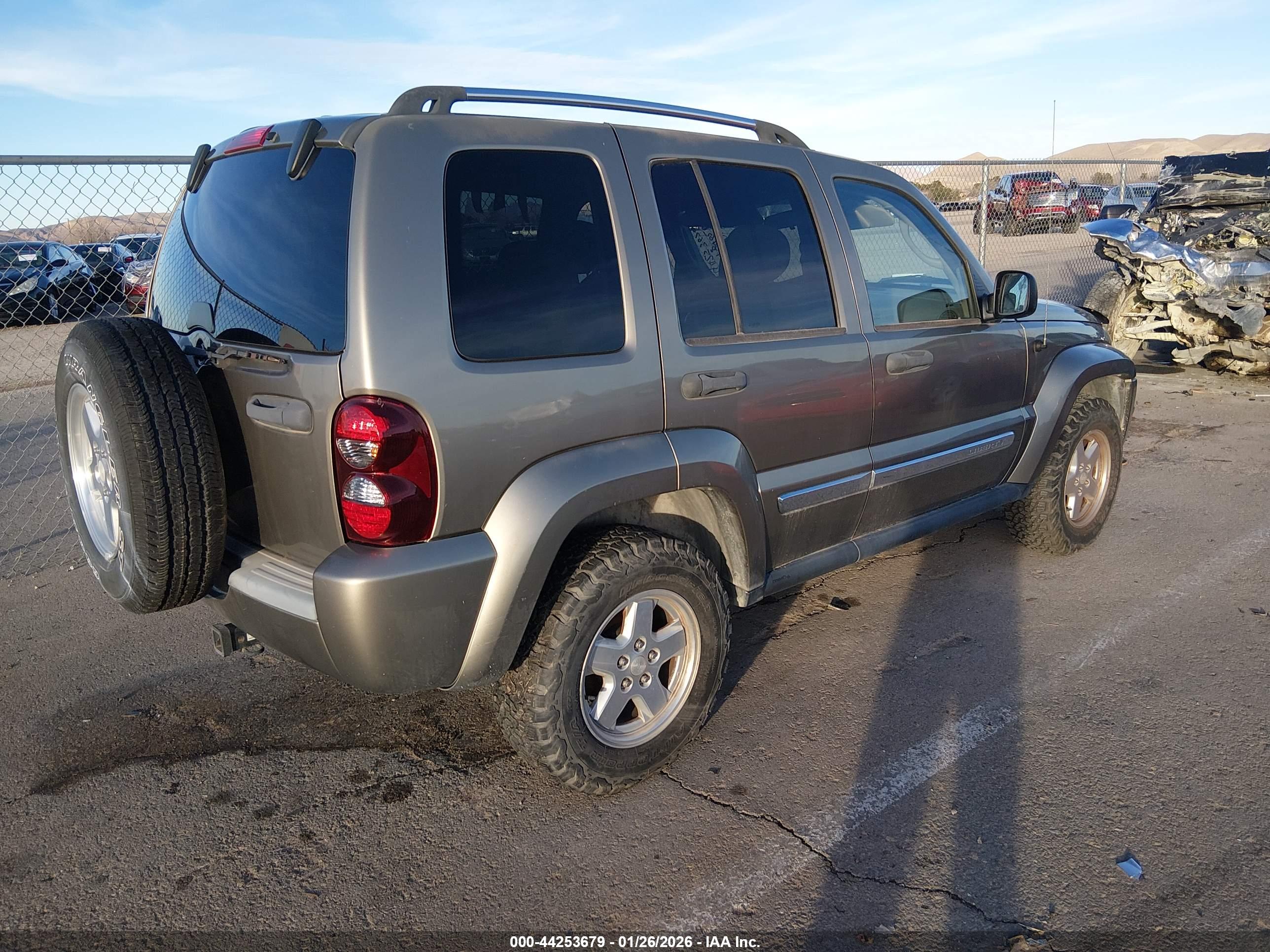 JEEP LIBERTY image 4