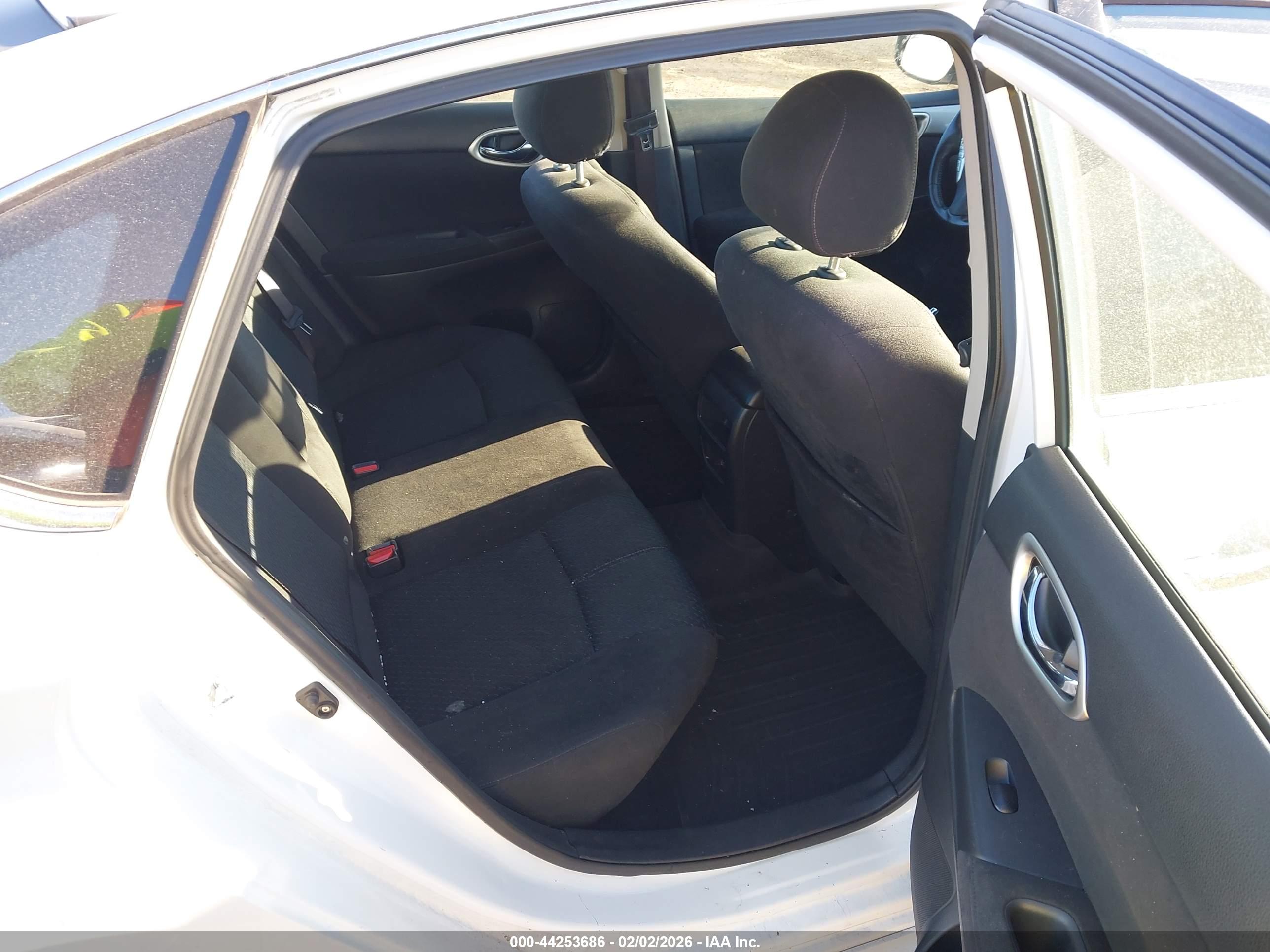NISSAN SENTRA image 8