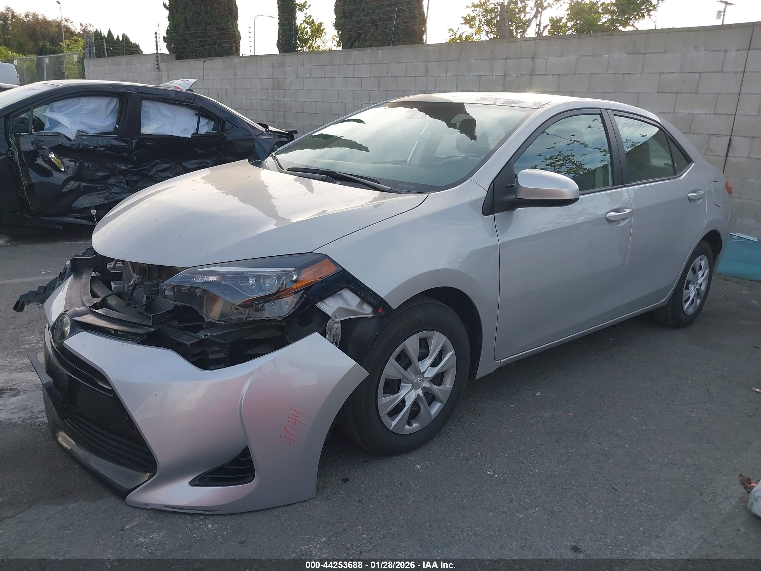 TOYOTA COROLLA image 2