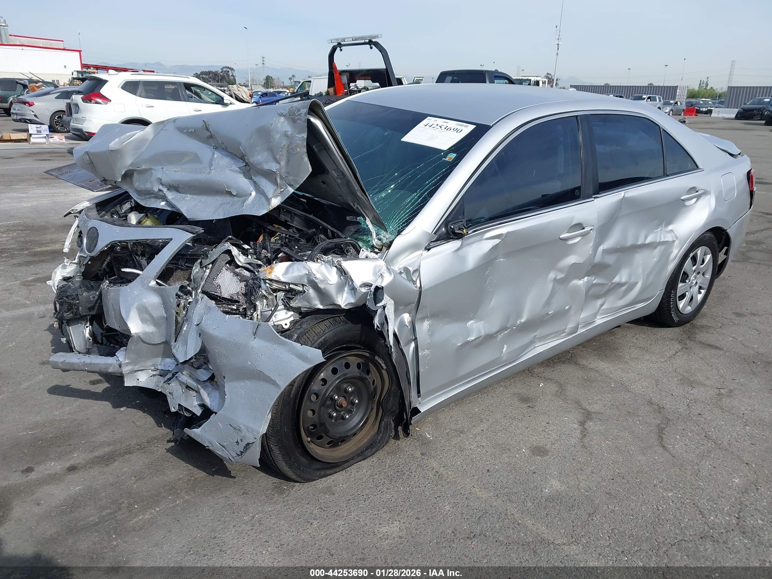 TOYOTA CAMRY image 2