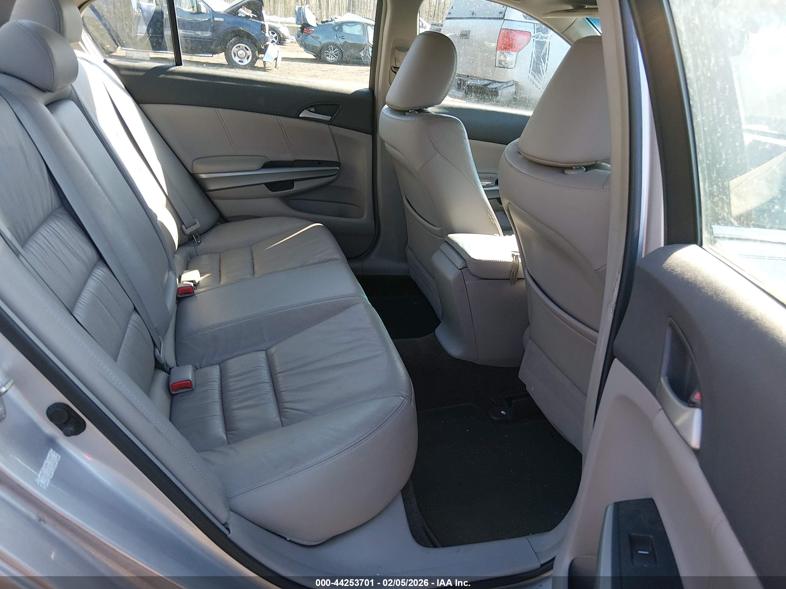 HONDA ACCORD image 8