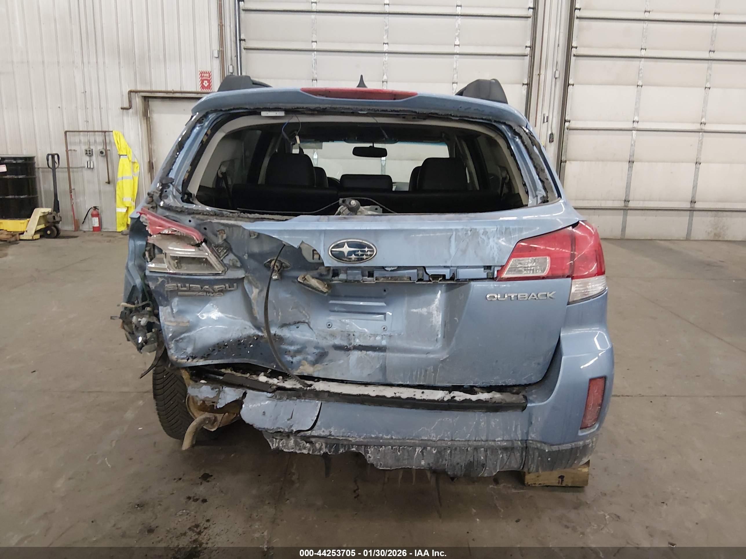 SUBARU OUTBACK image 6