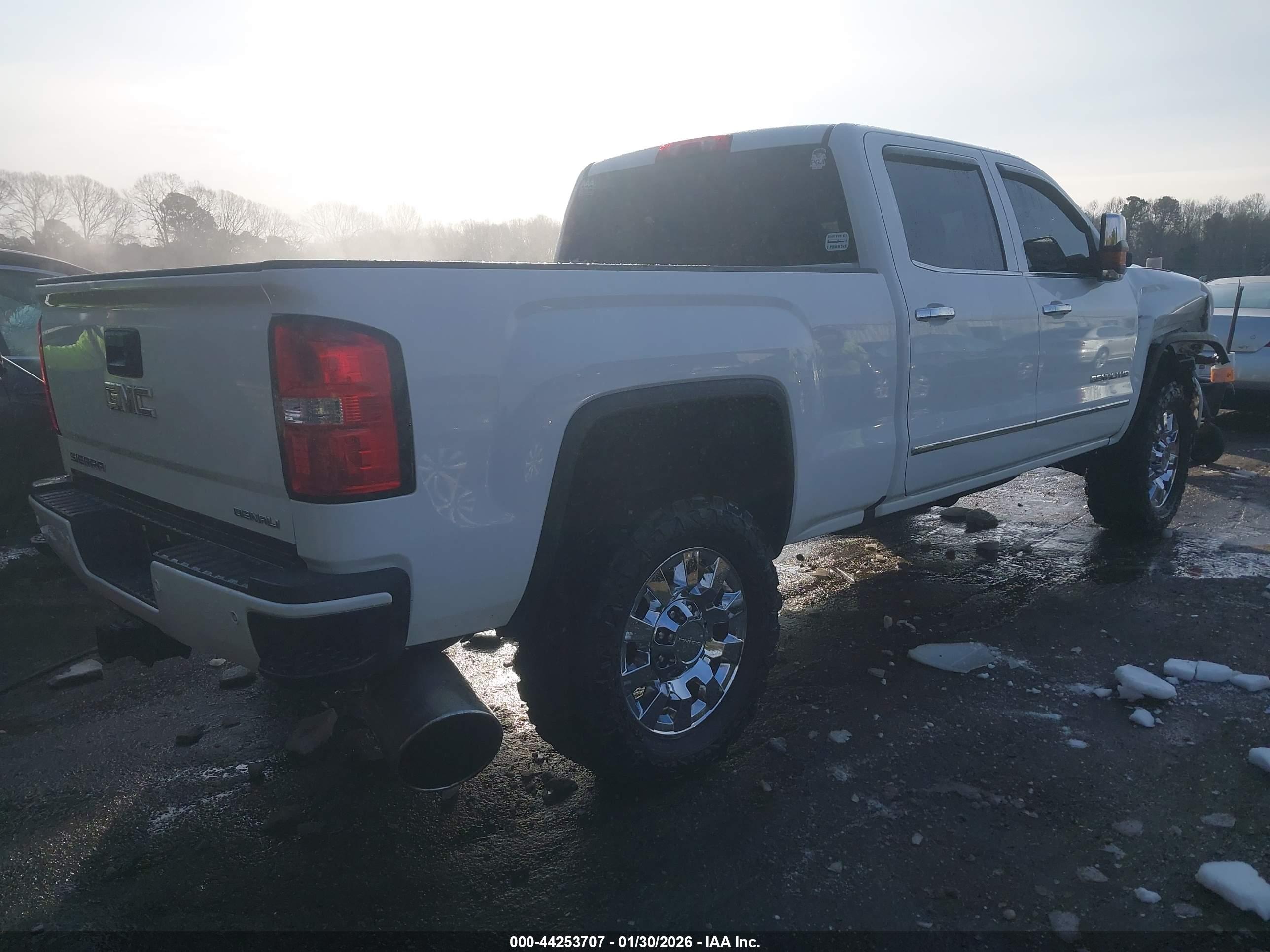 GMC SIERRA image 4