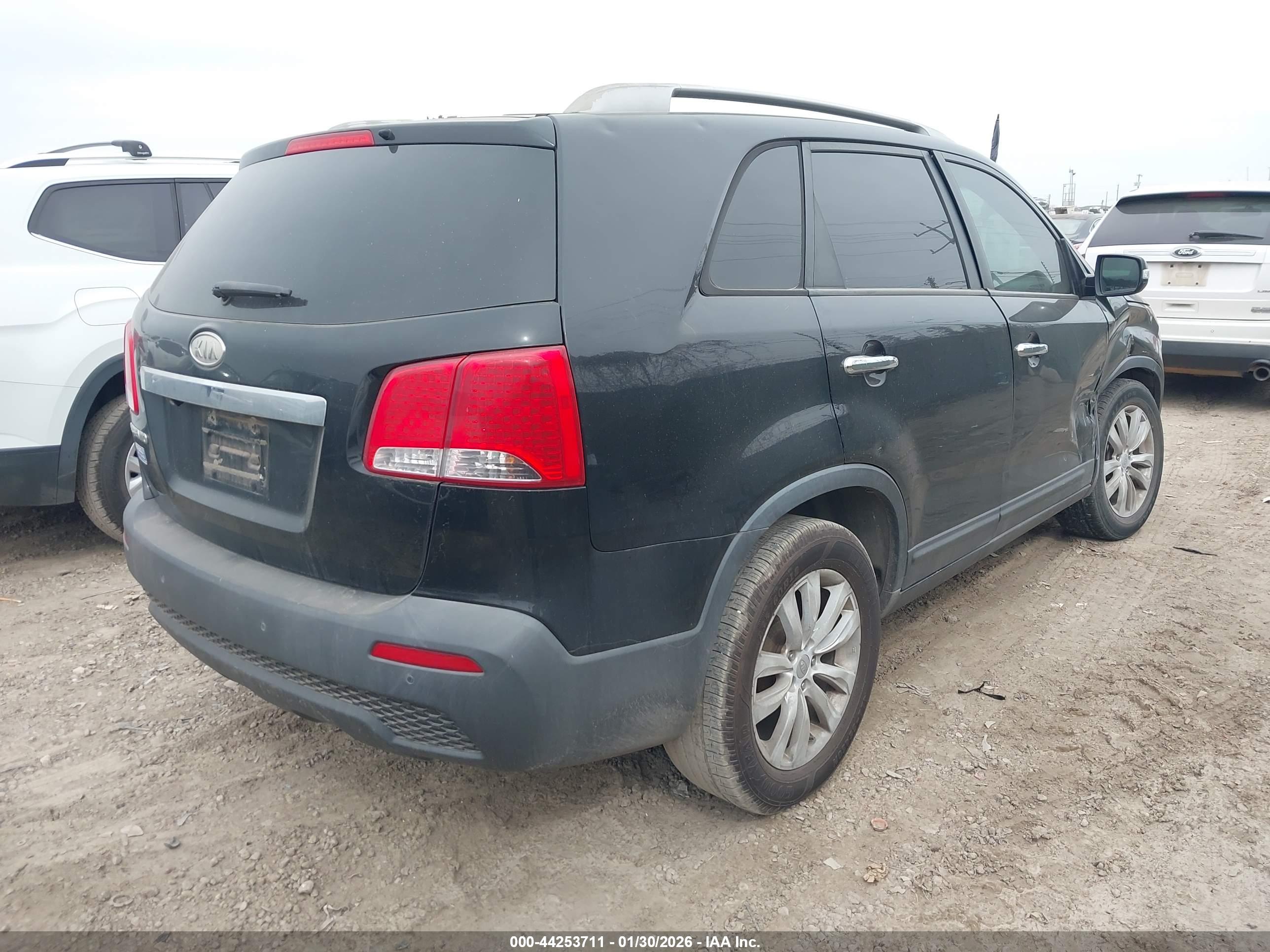 KIA SORENTO image 4