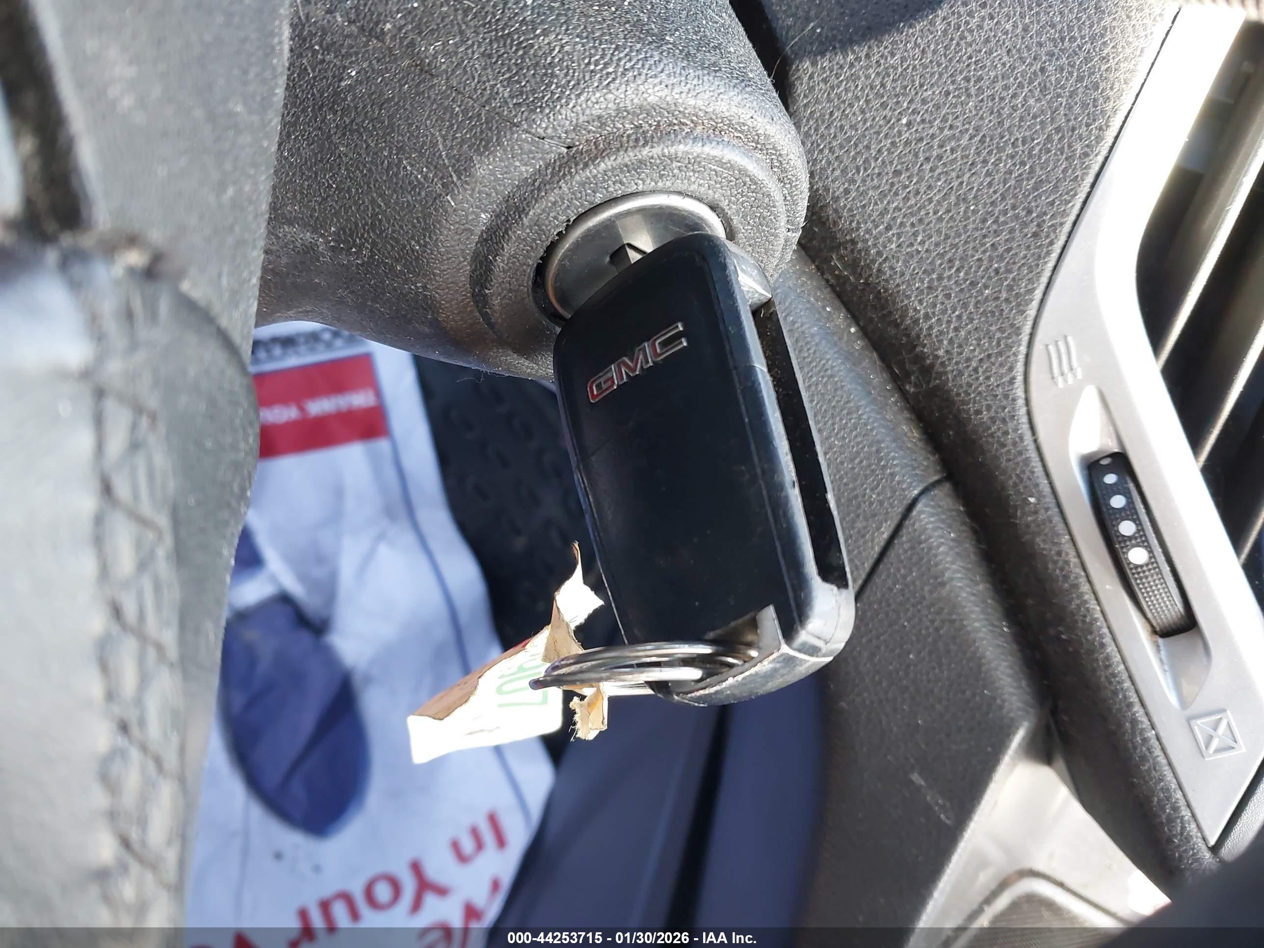 GMC TERRAIN image 11