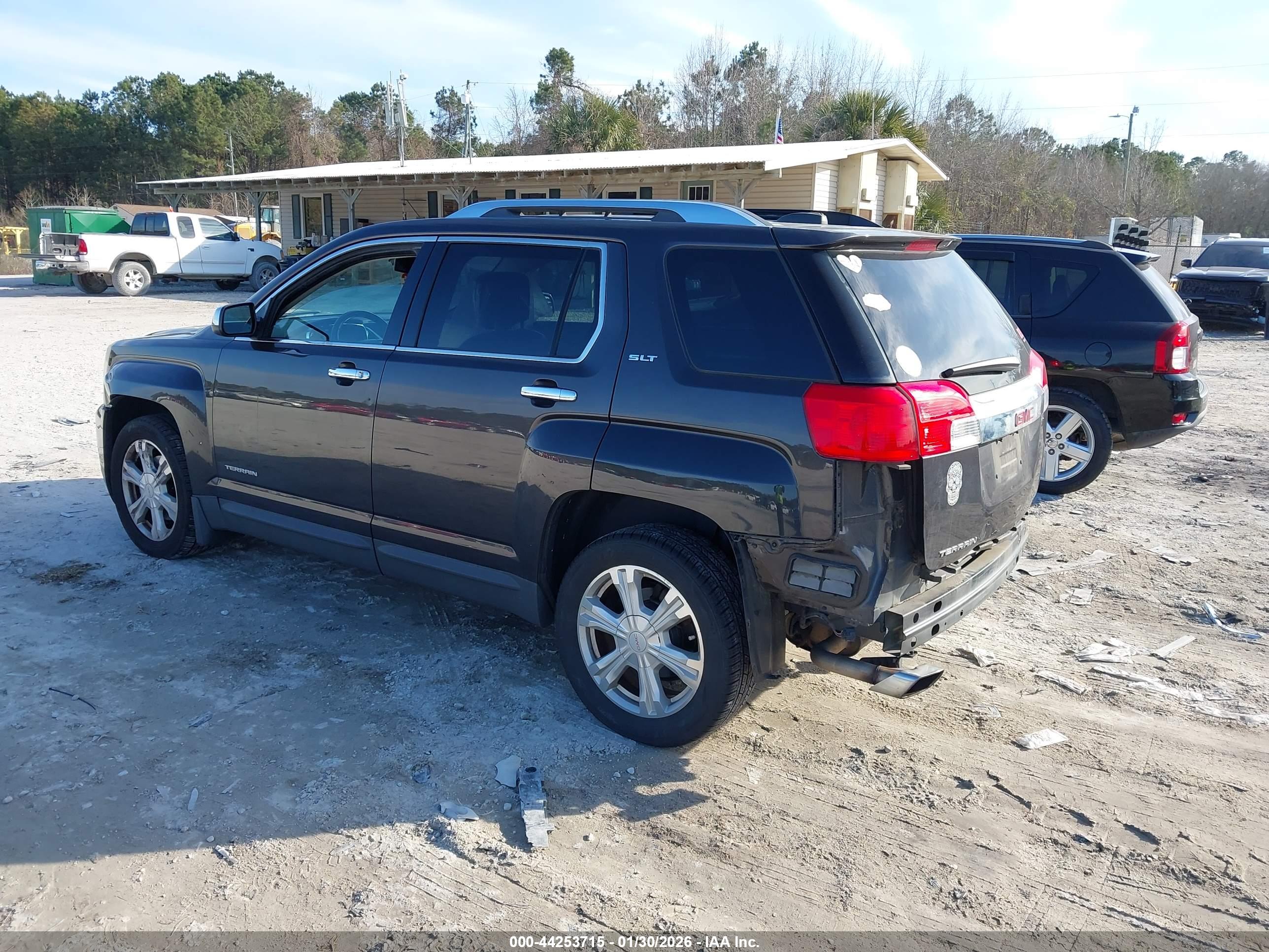 GMC TERRAIN image 3