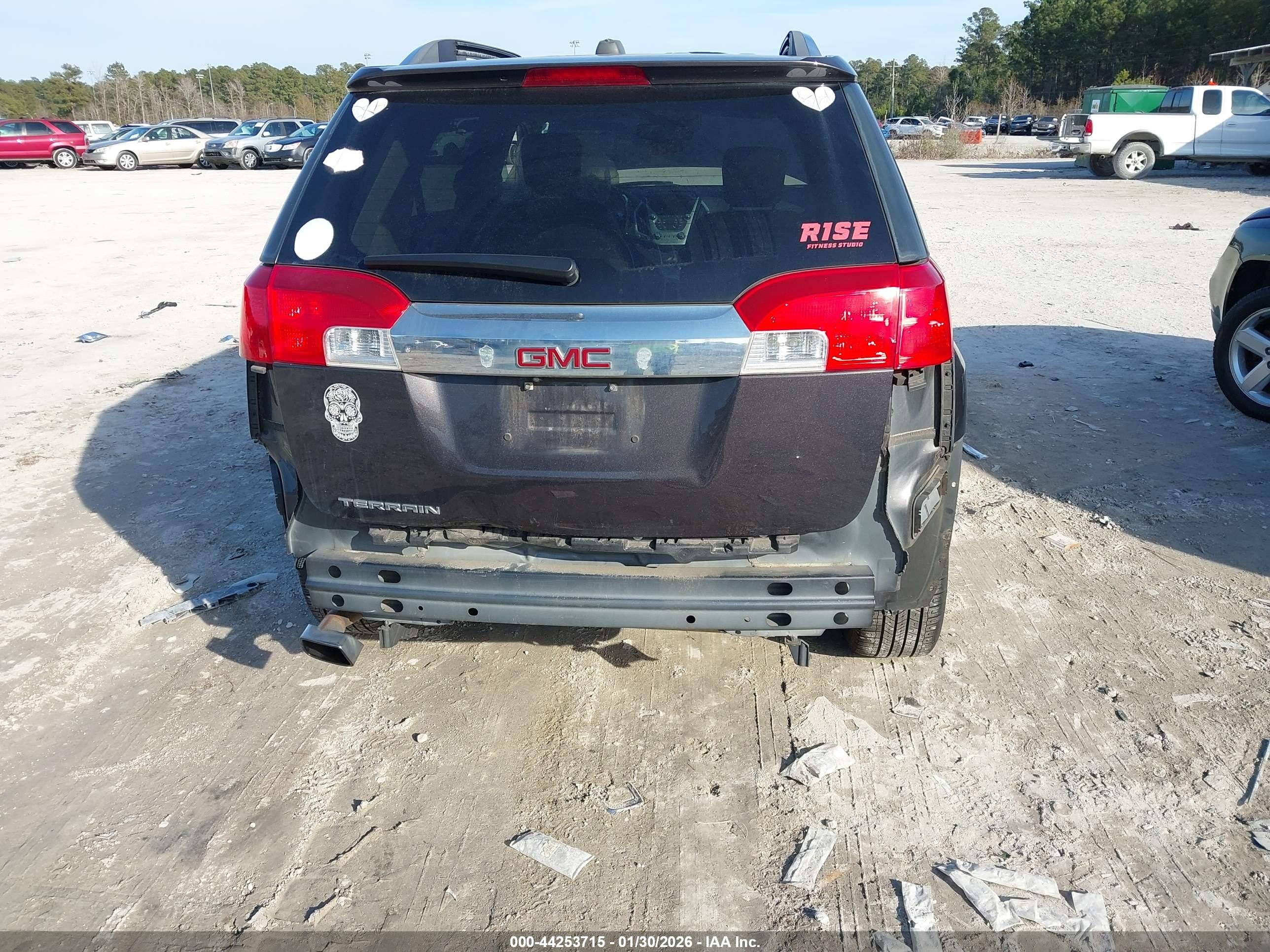 GMC TERRAIN image 6