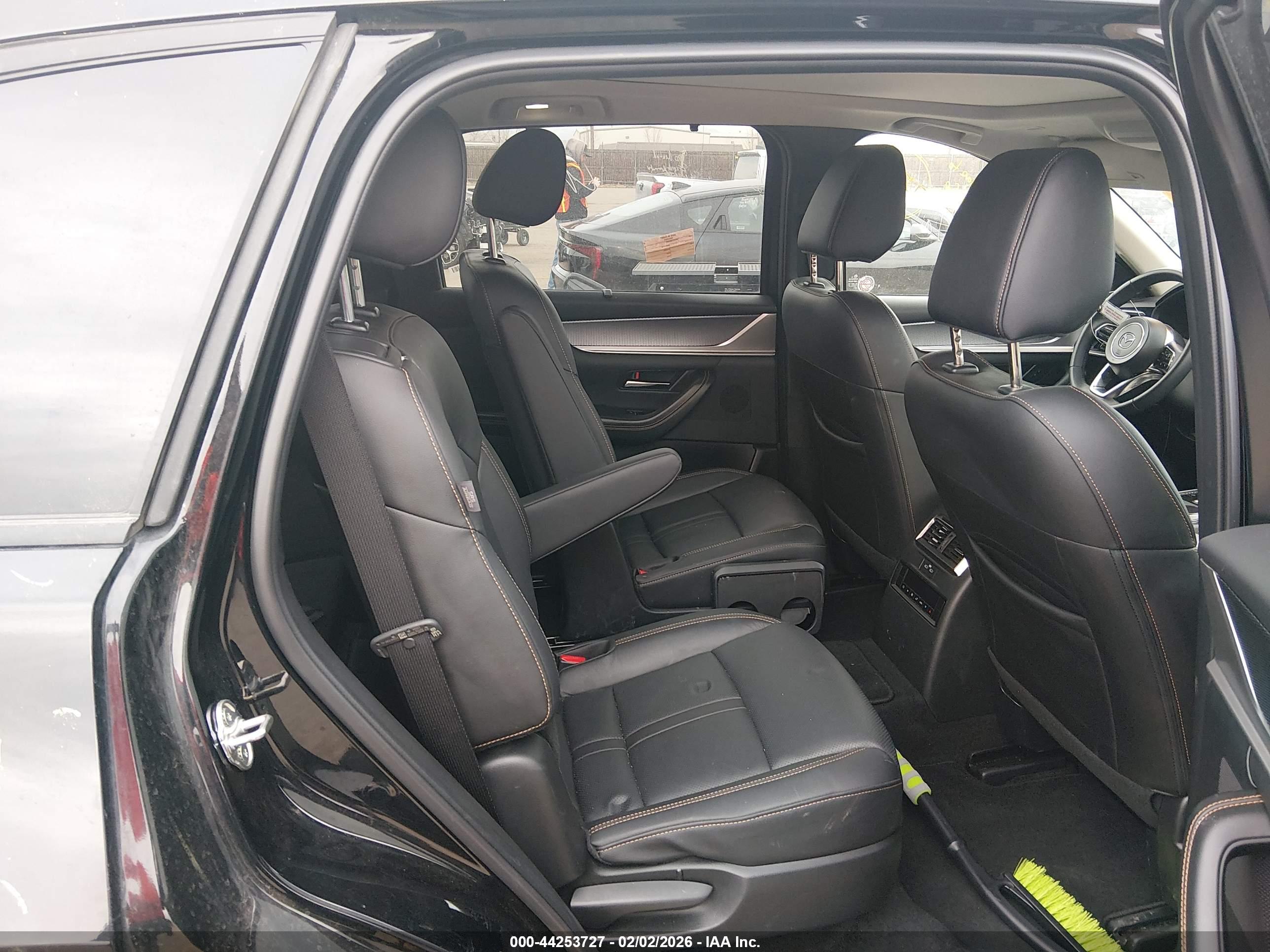 MAZDA CX-90 image 8