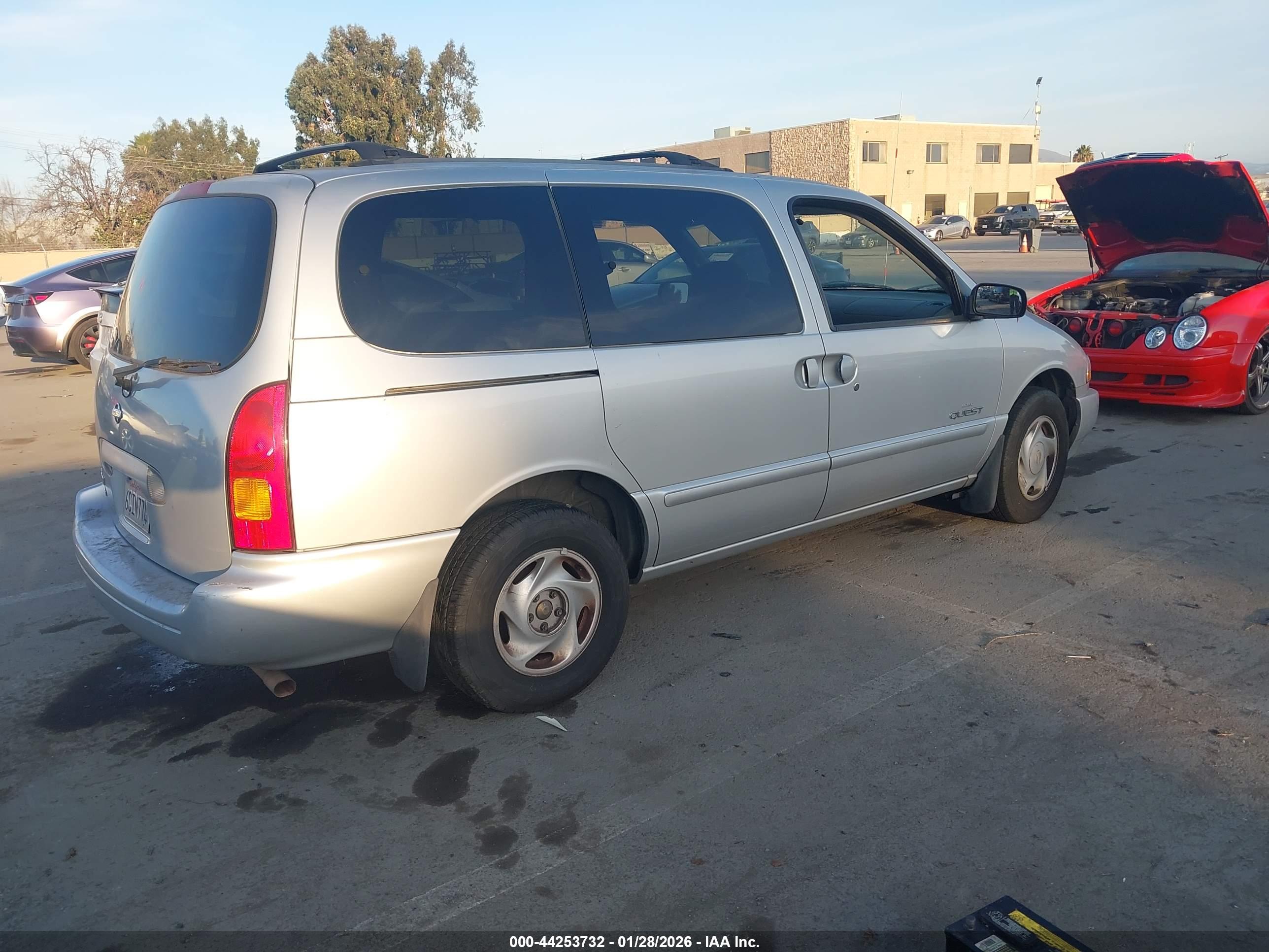NISSAN QUEST image 4