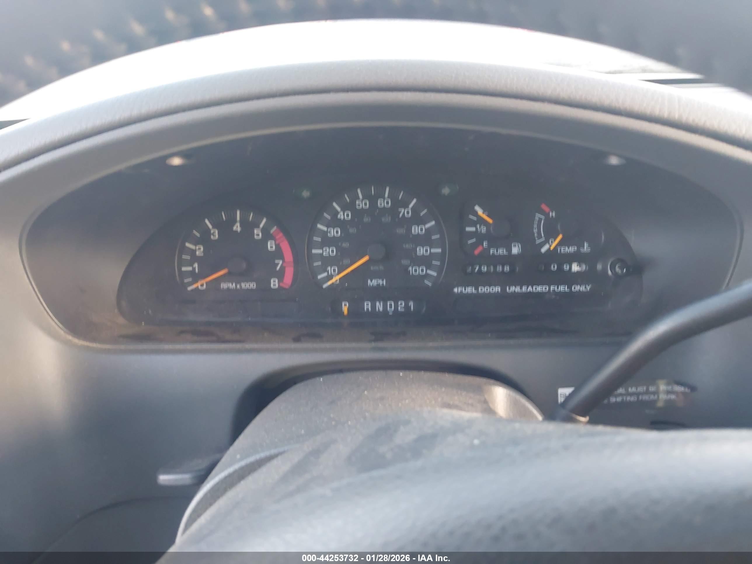 NISSAN QUEST image 7