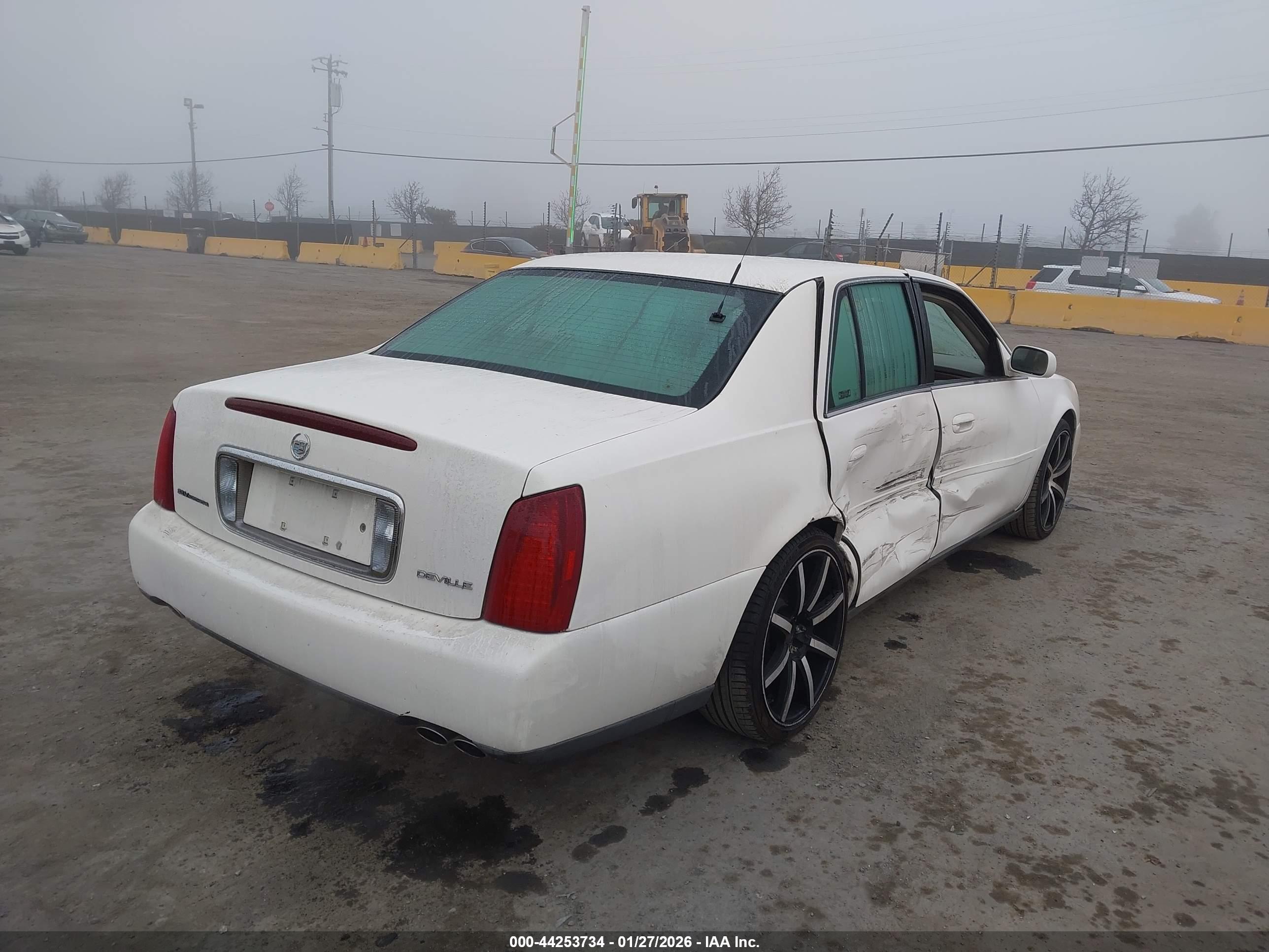 CADILLAC DEVILLE image 4