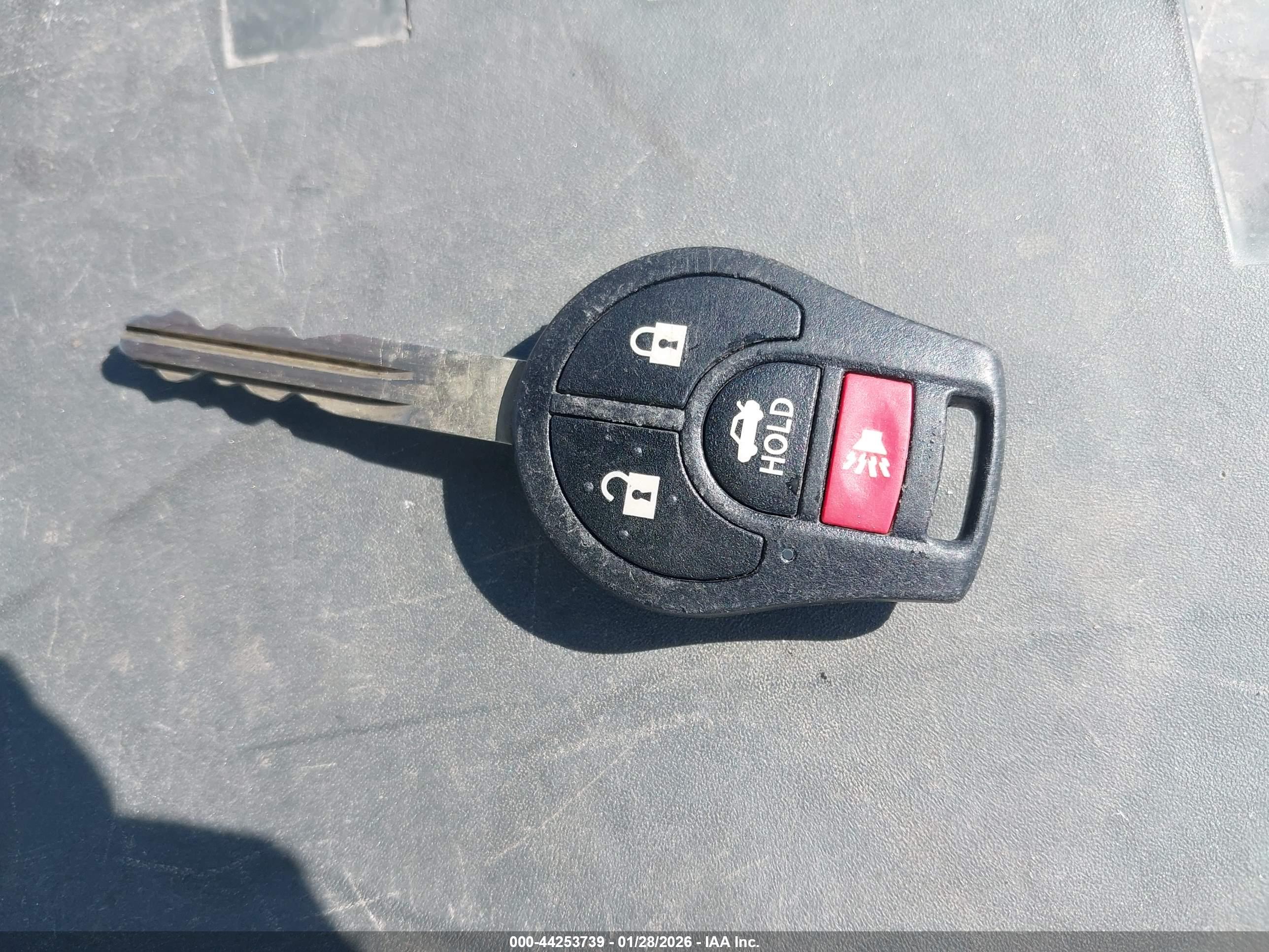 NISSAN VERSA image 11