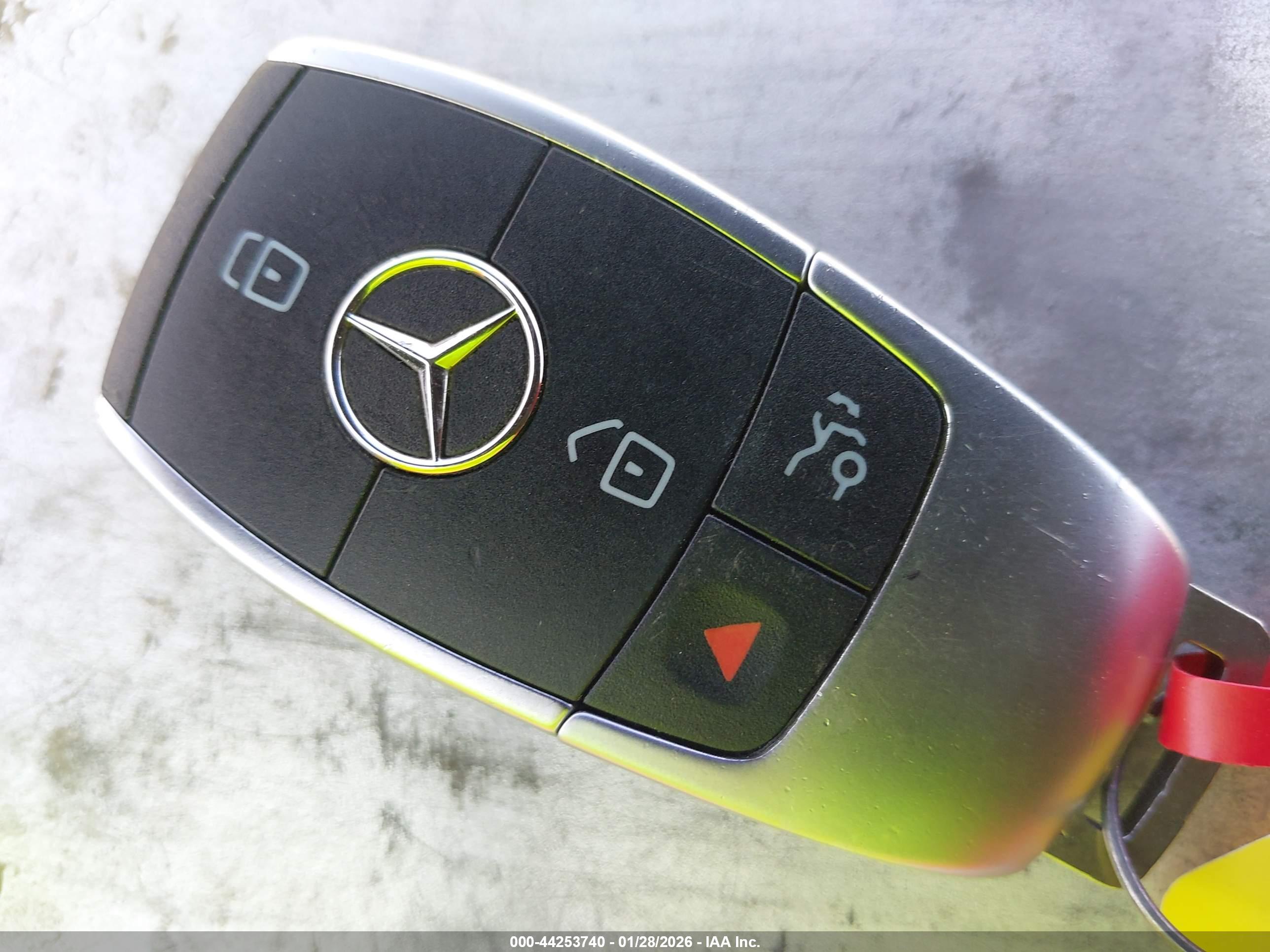 MERCEDES-BENZ C image 11