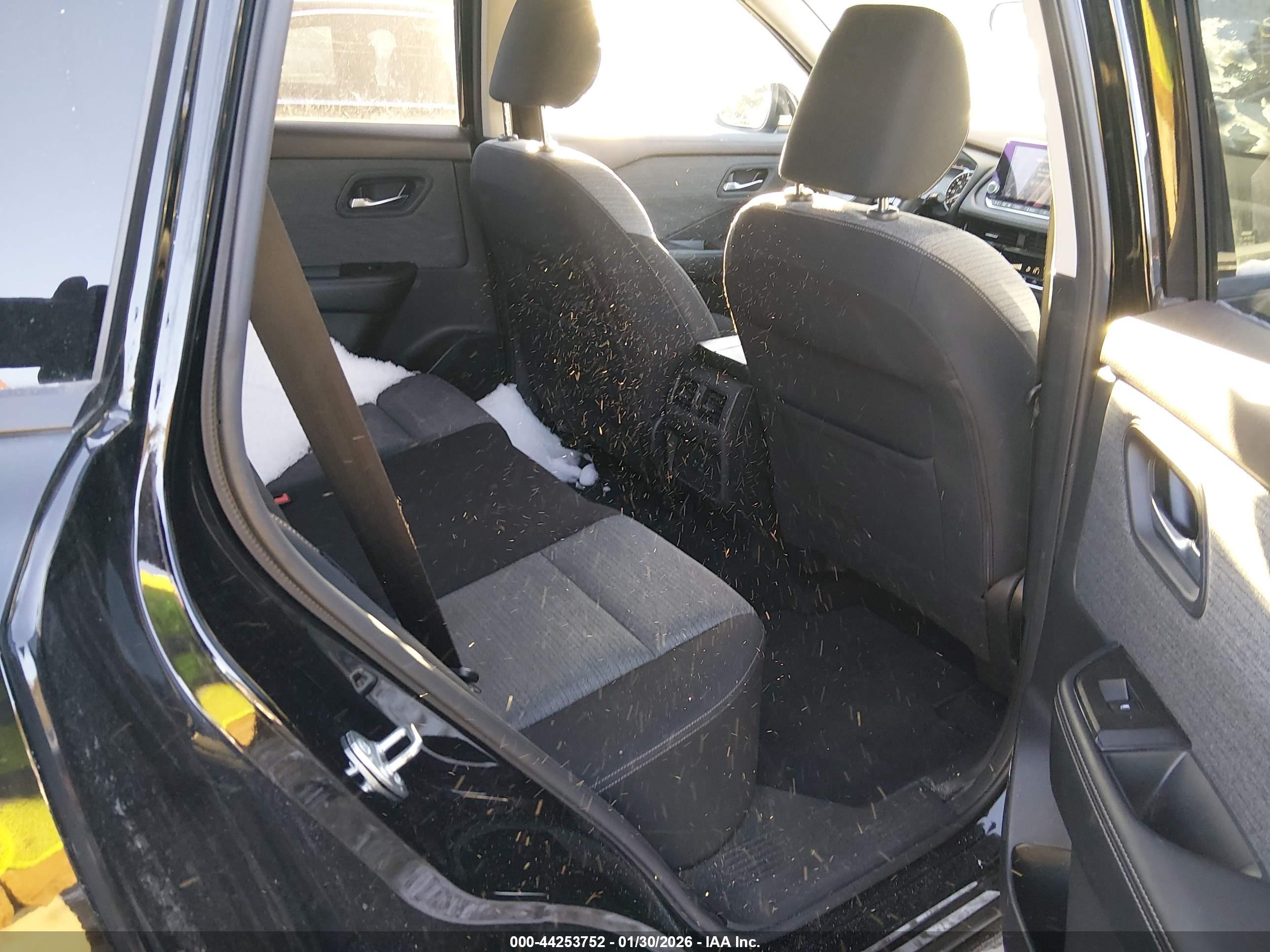 NISSAN ROGUE image 8