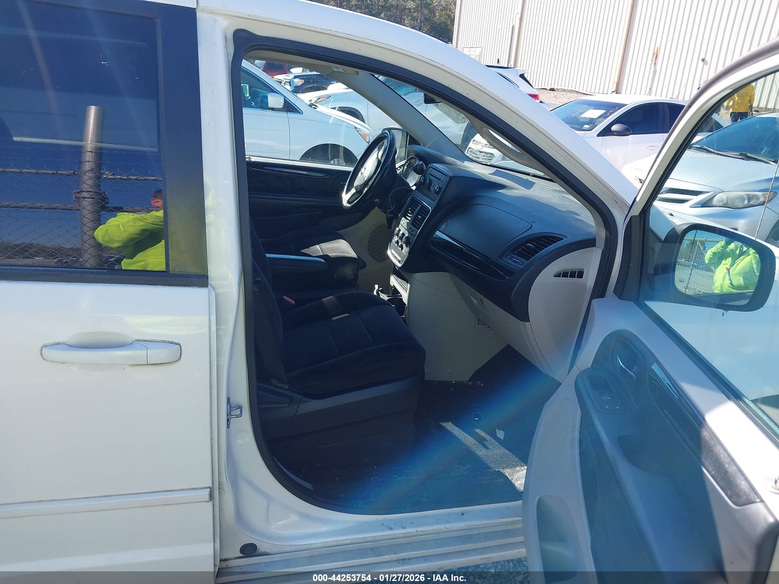 DODGE GRAND image 5