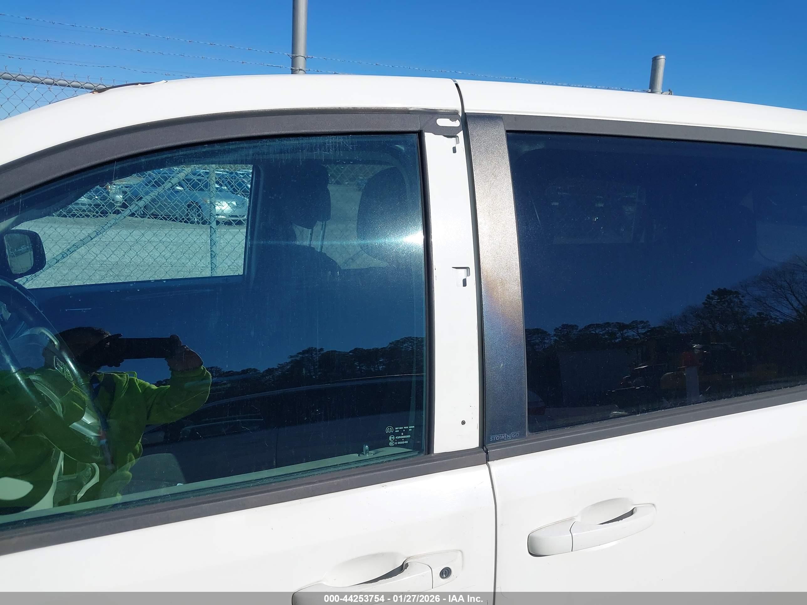 DODGE GRAND image 6