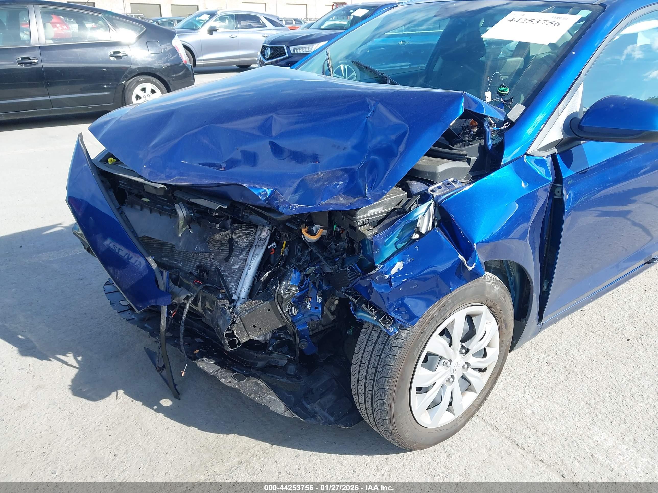 HYUNDAI ACCENT image 6