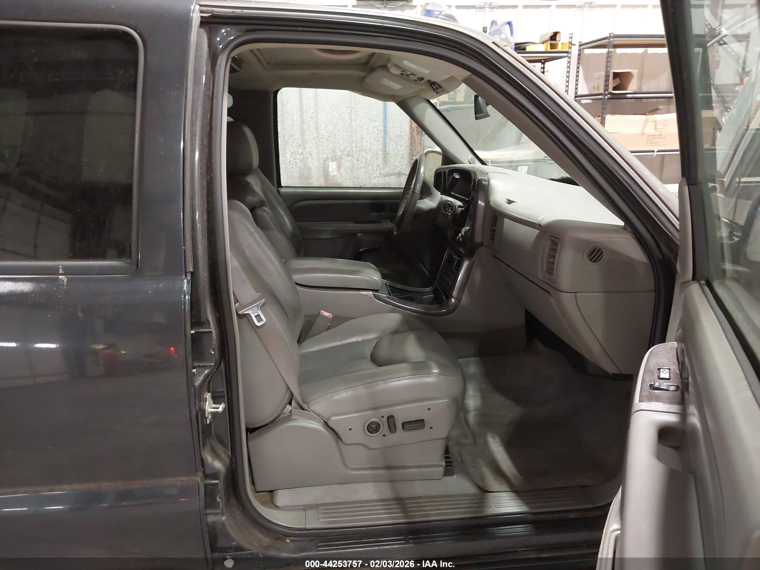 GMC YUKON image 5