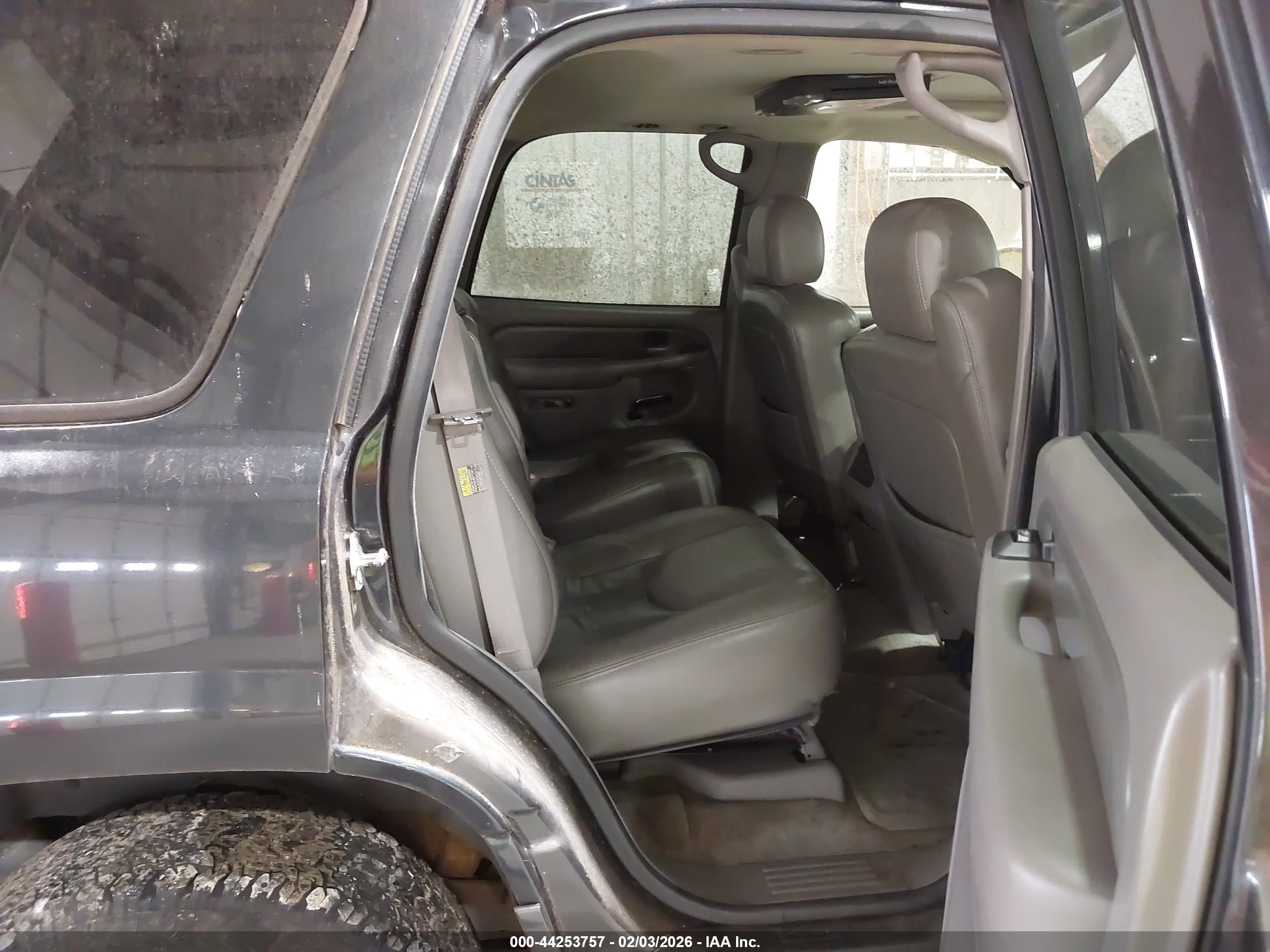 GMC YUKON image 8