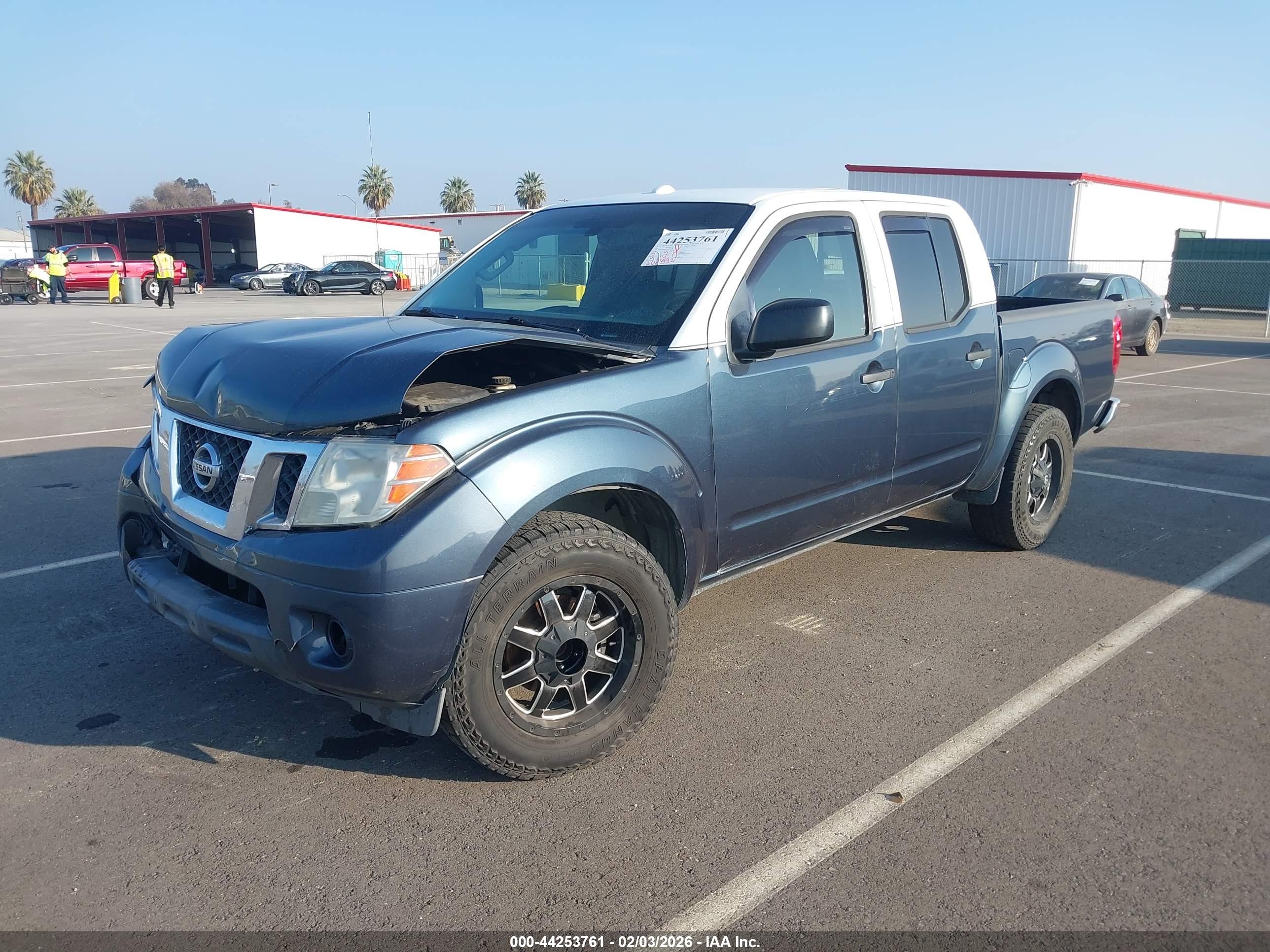 NISSAN FRONTIER image 2
