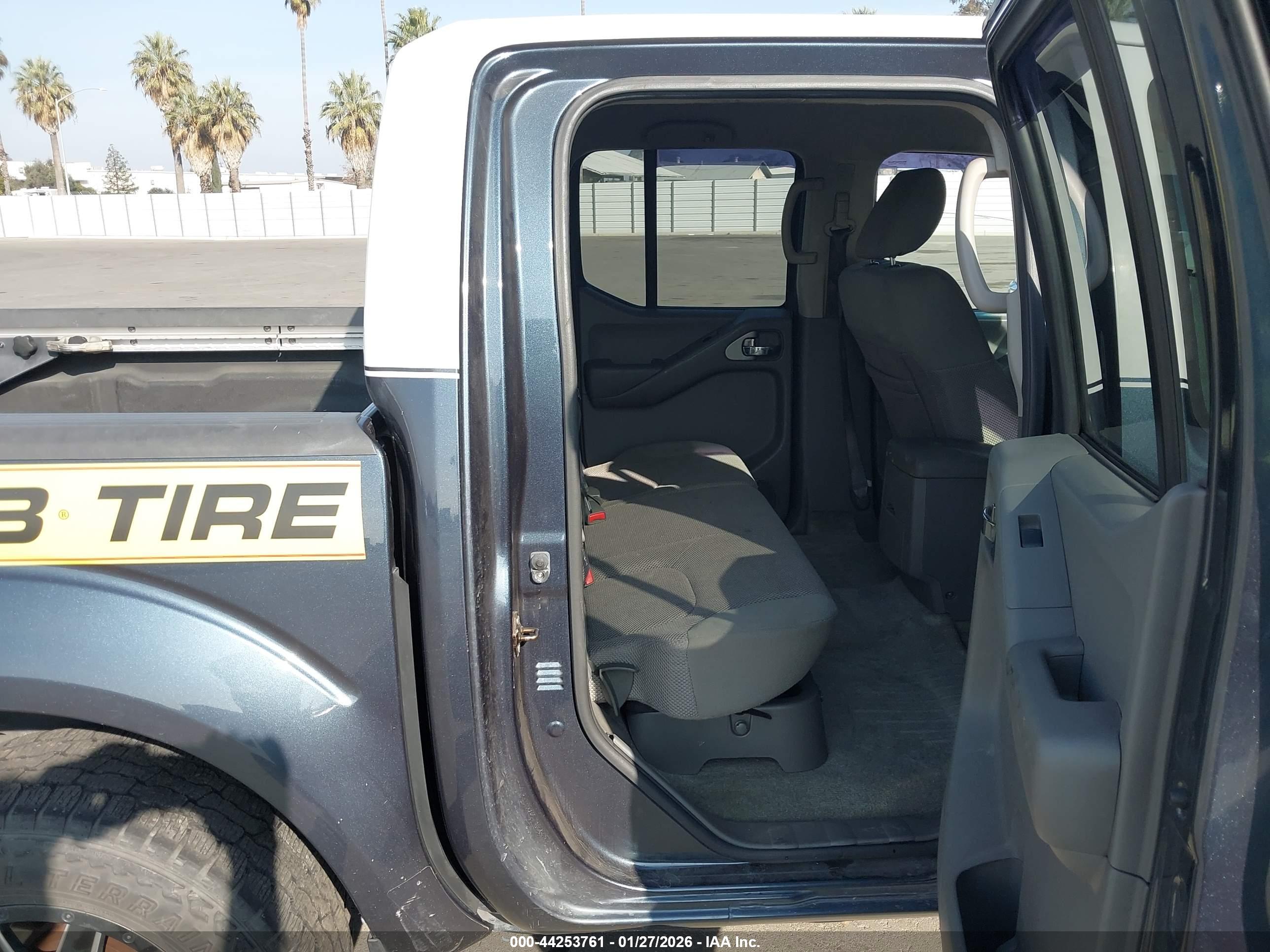 NISSAN FRONTIER image 8