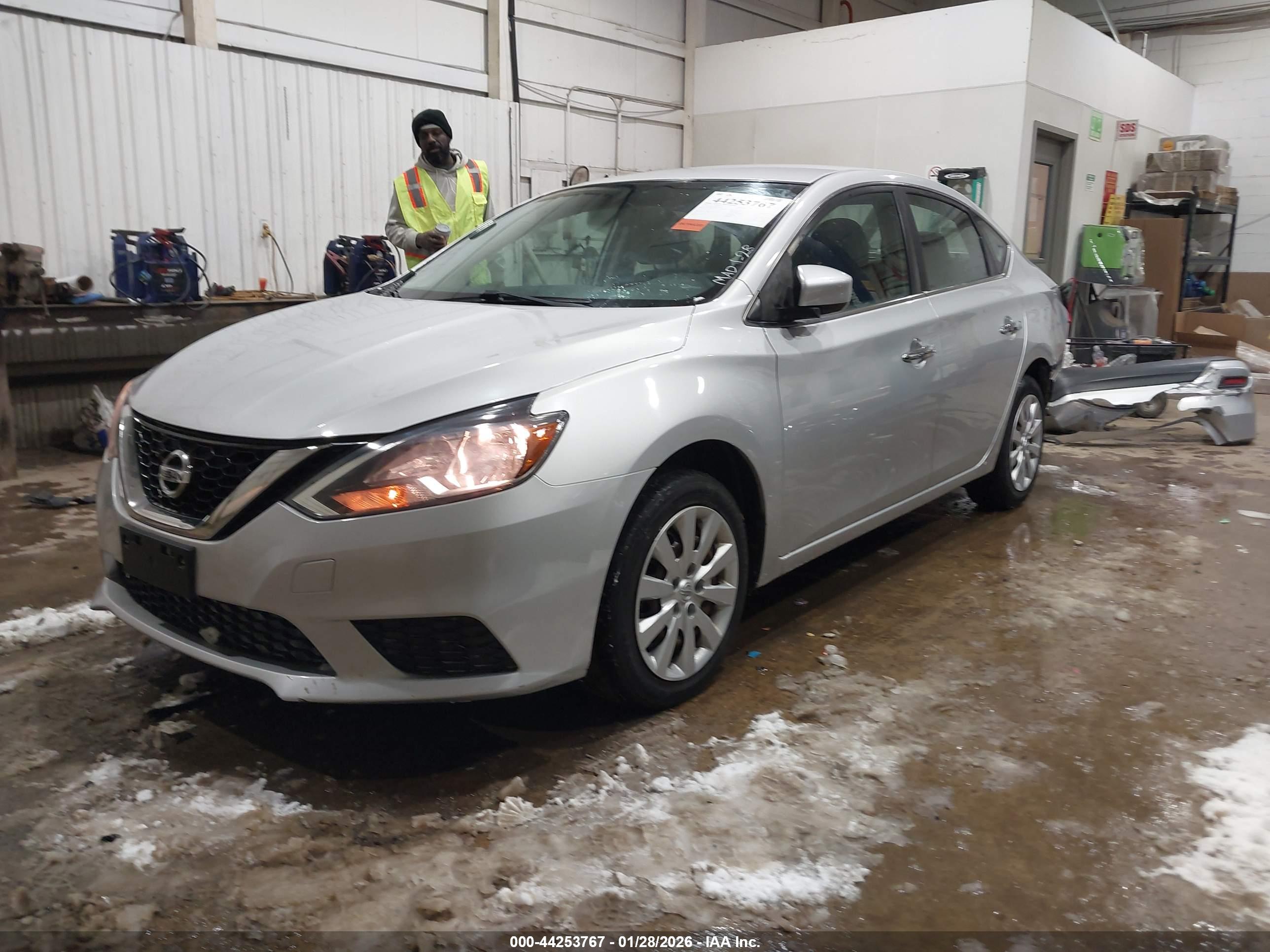 NISSAN SENTRA image 2