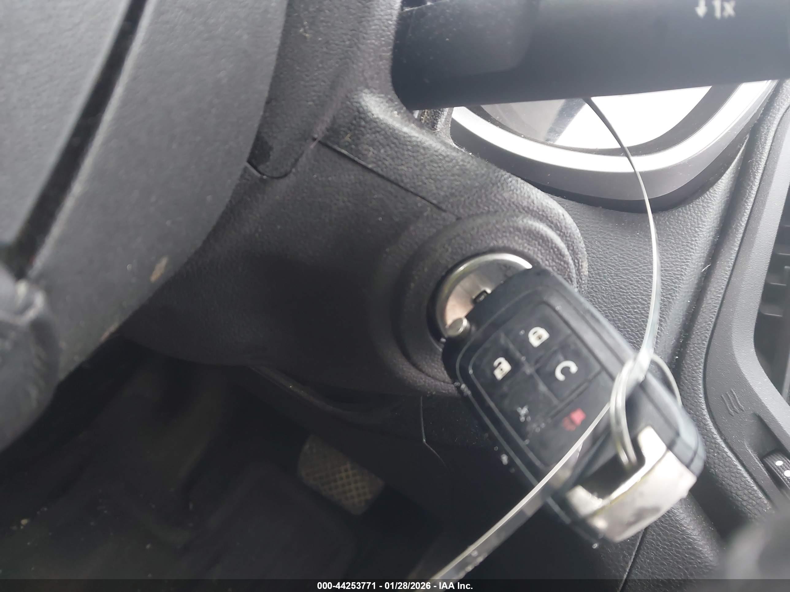 CHEVROLET EQUINOX image 11
