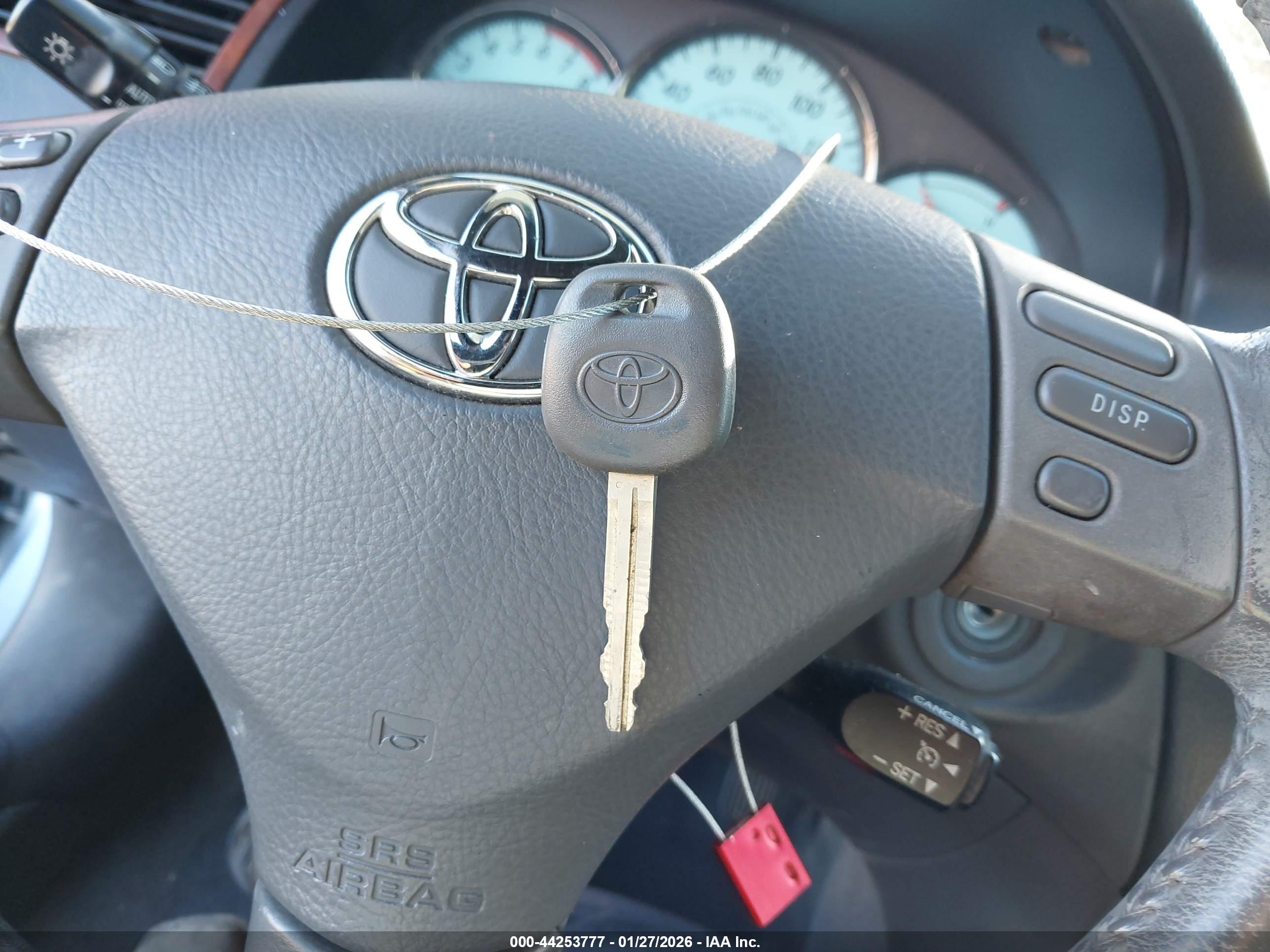 TOYOTA CAMRY image 11