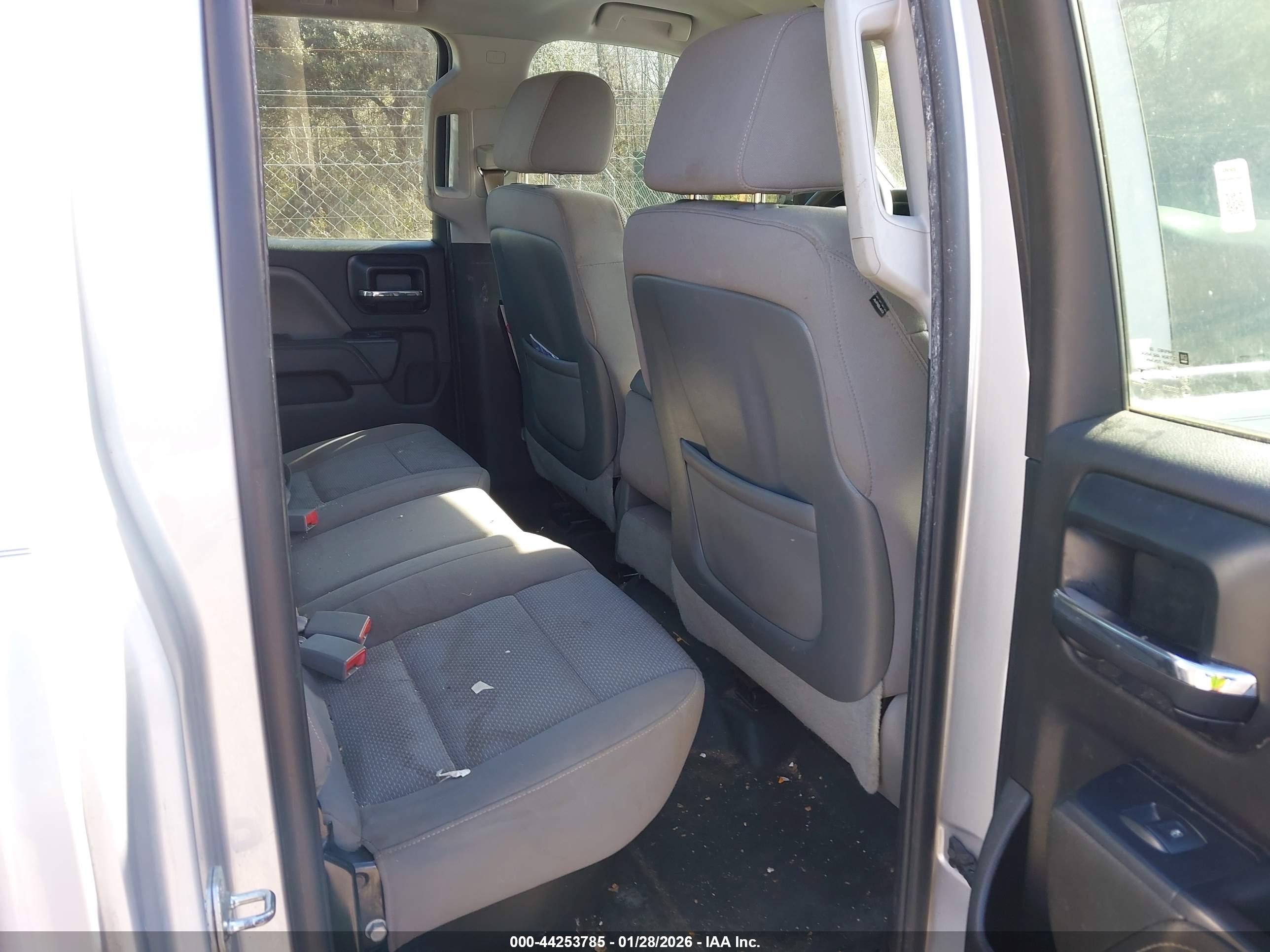 CHEVROLET SILVERADO image 8