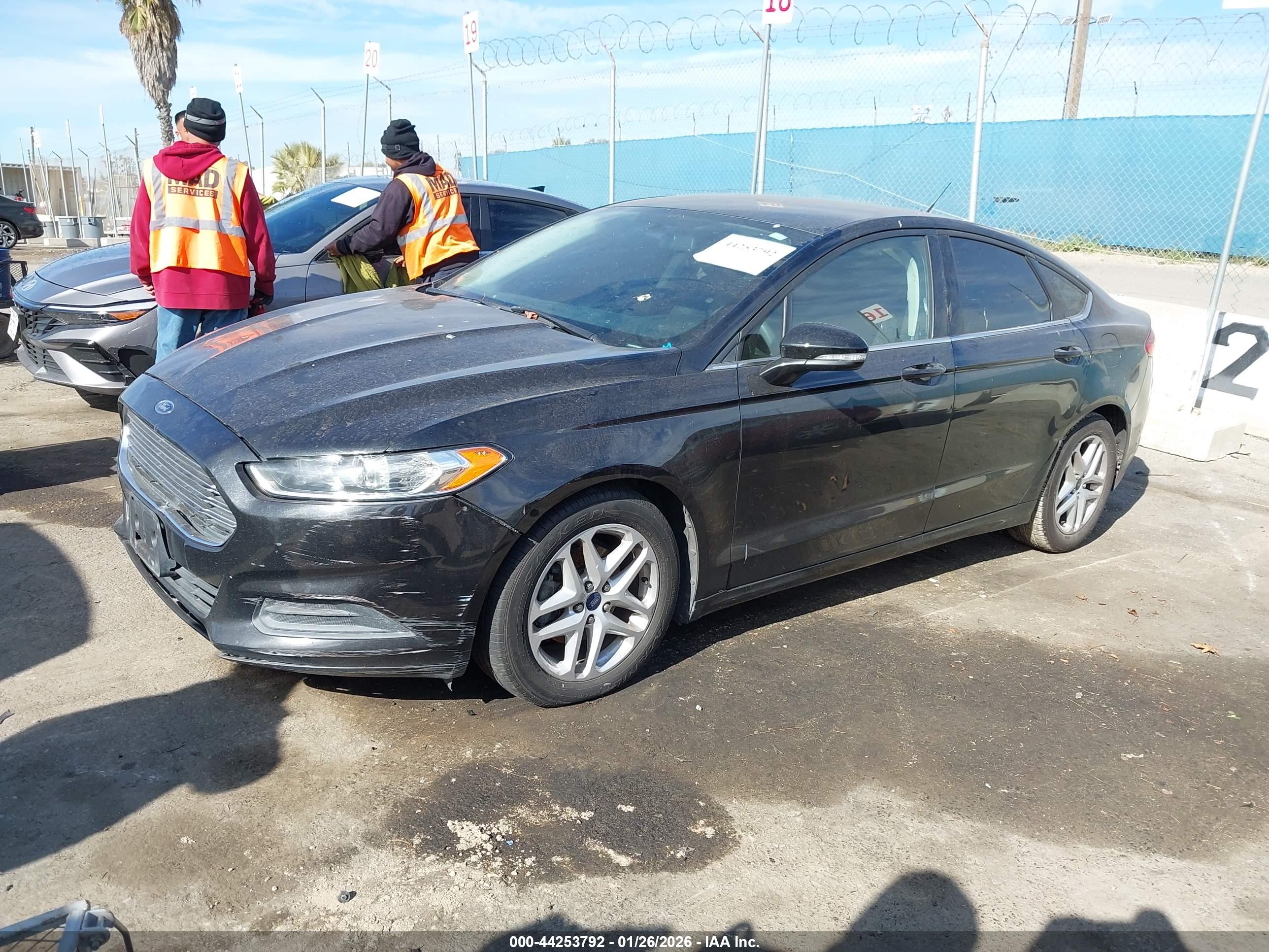 FORD FUSION image 2
