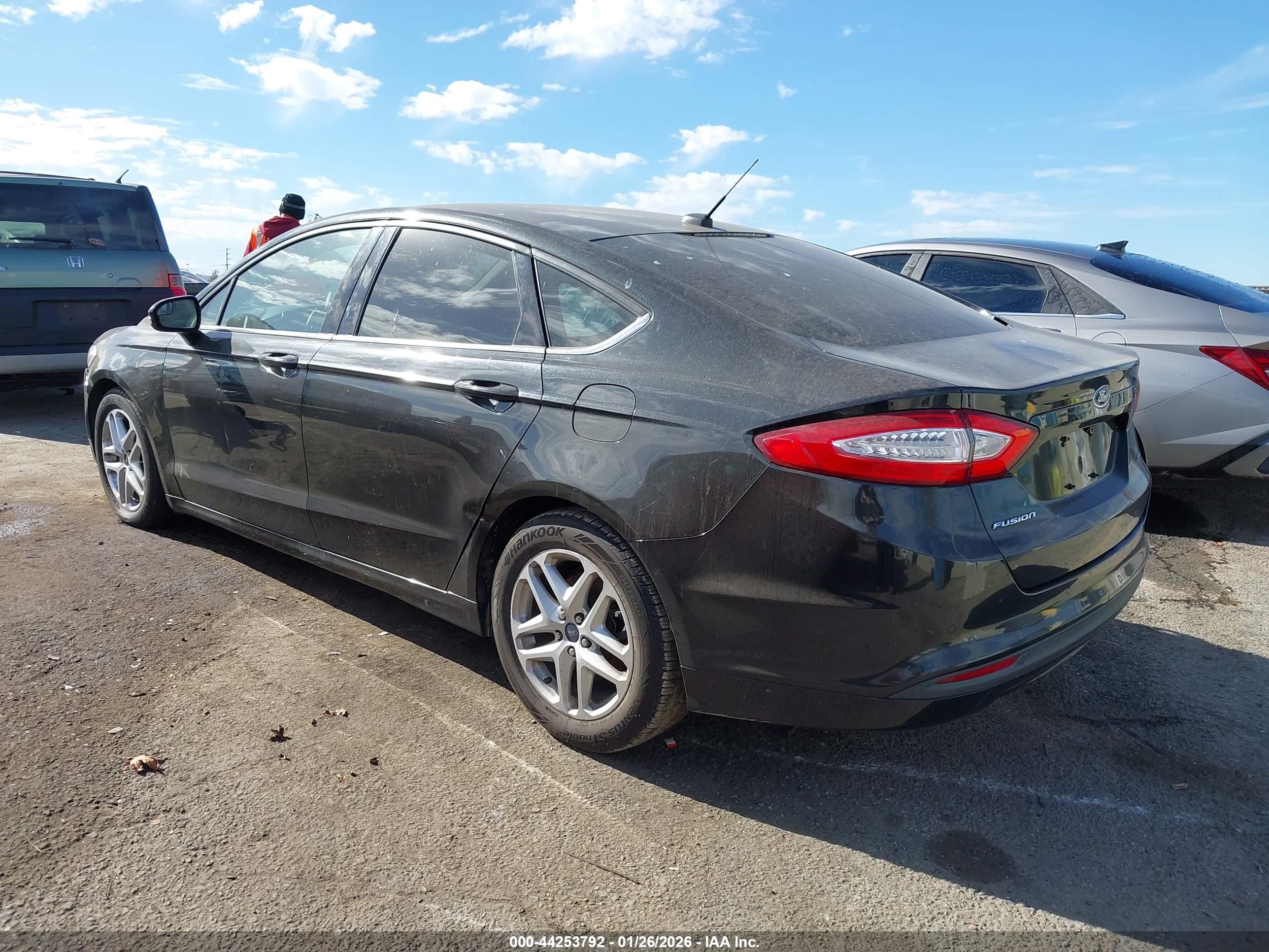 FORD FUSION image 3